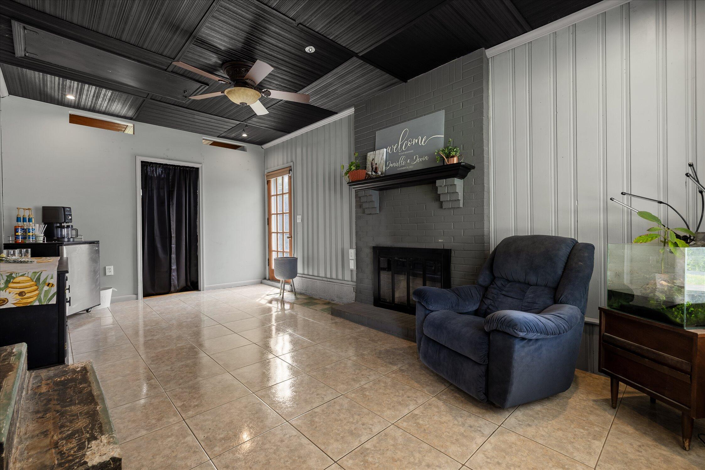 3600 Lake Vista Drive
