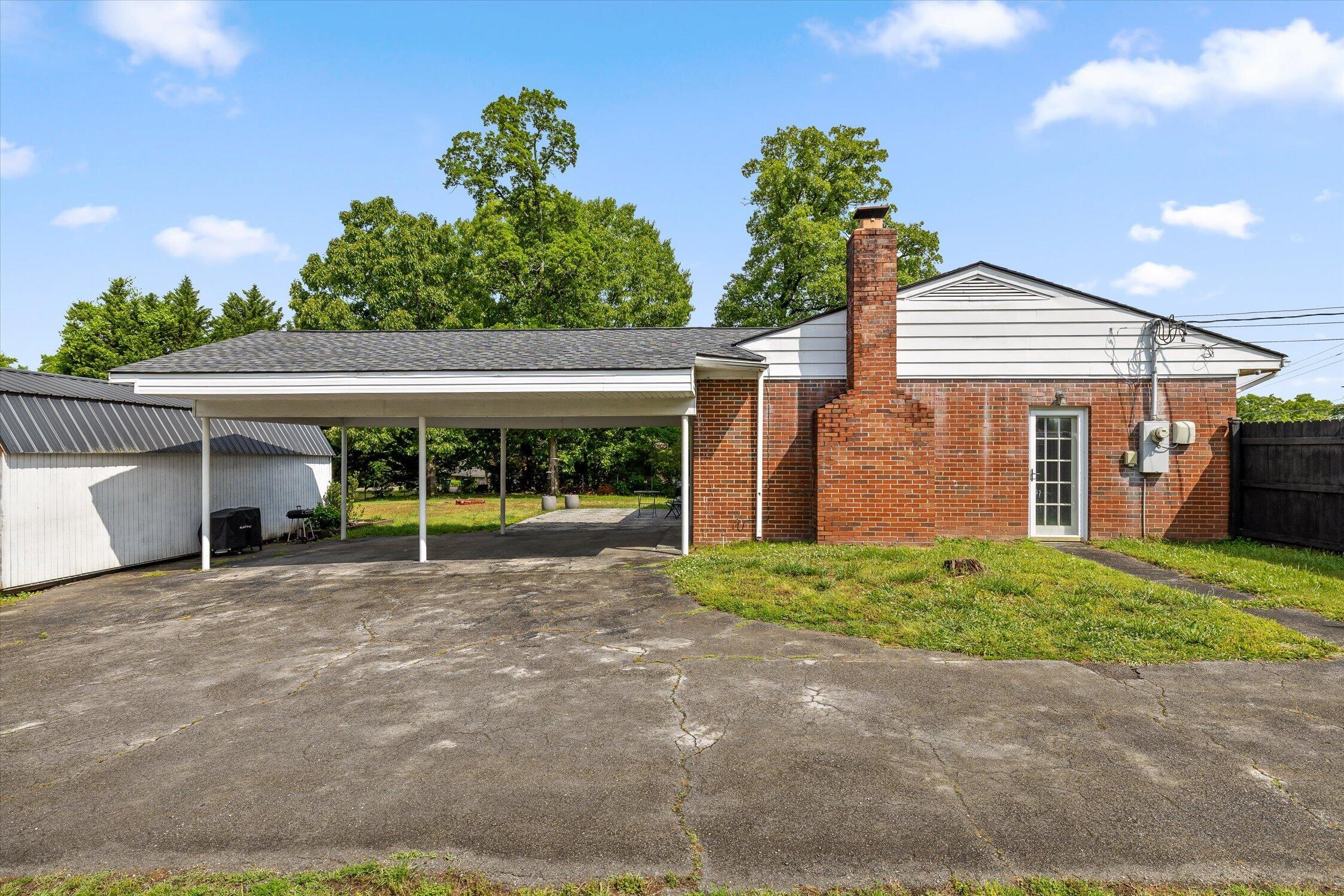 3600 Lake Vista Drive