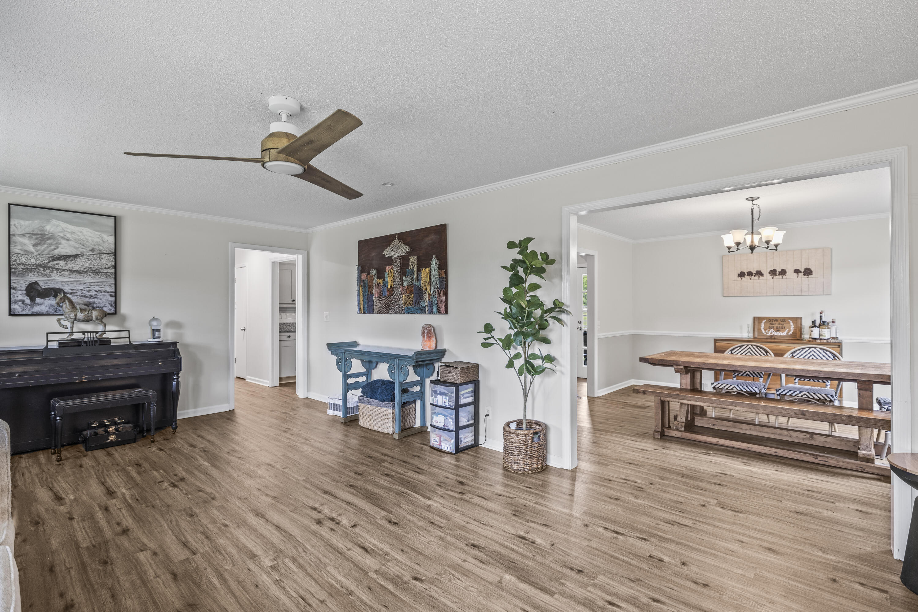 9035 Pleasant Lane