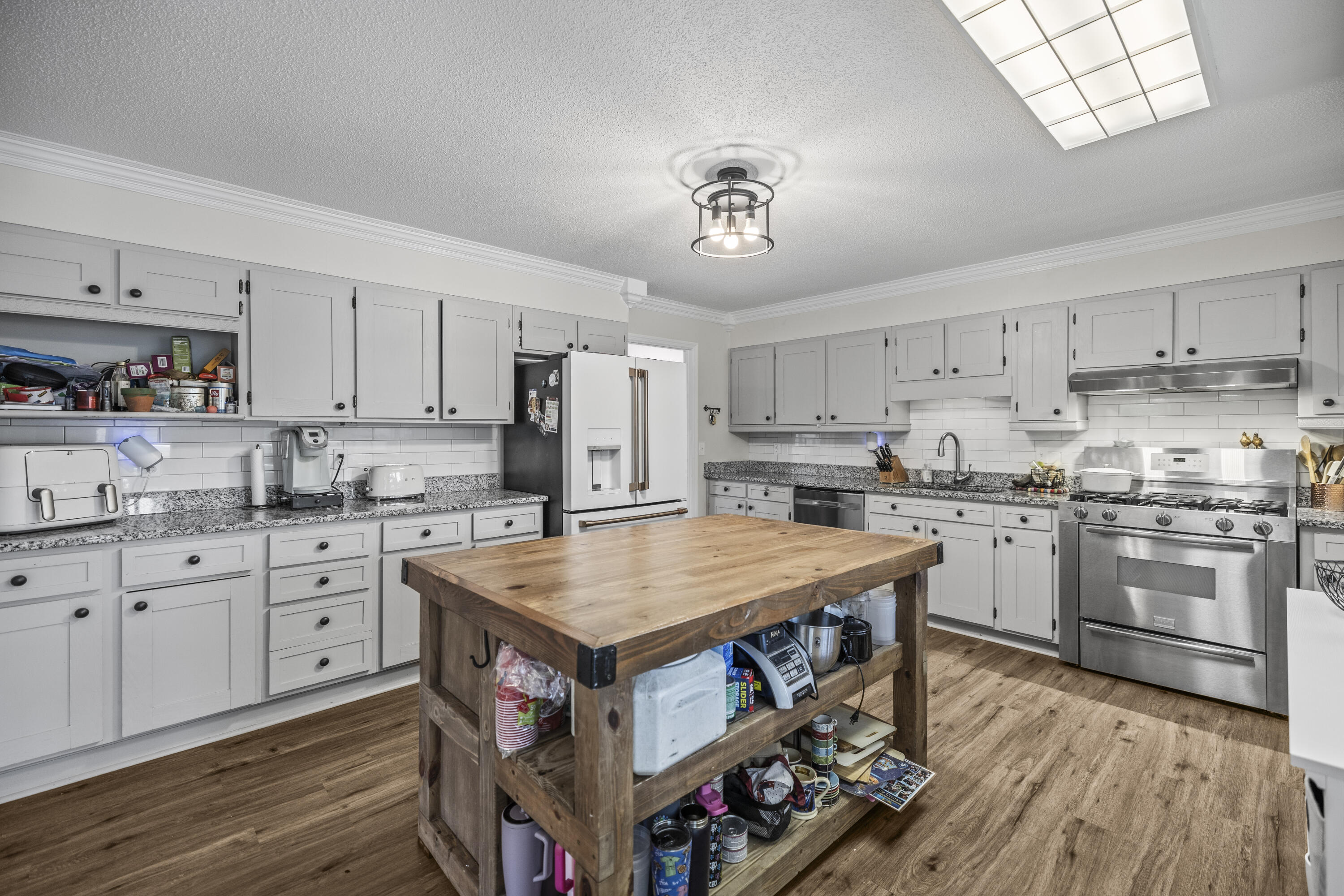9035 Pleasant Lane