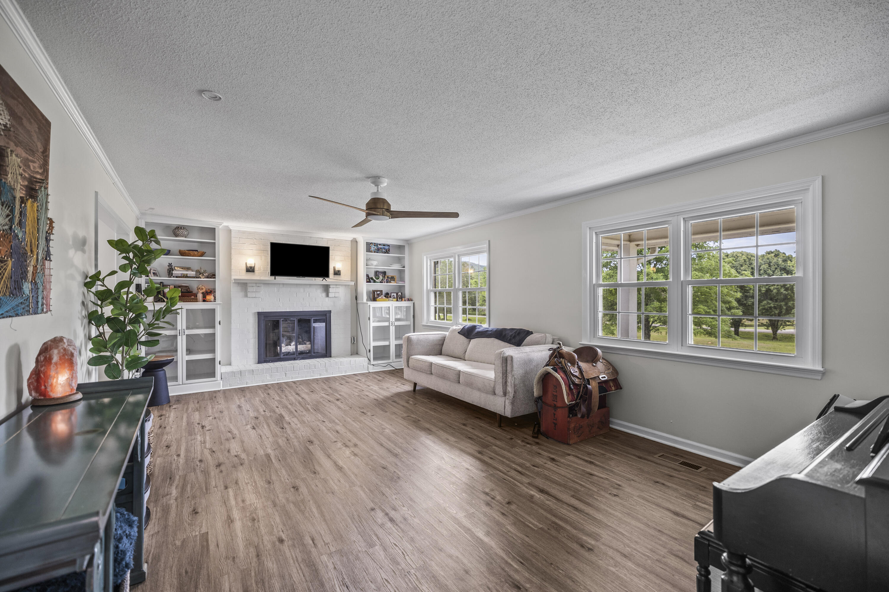 9035 Pleasant Lane