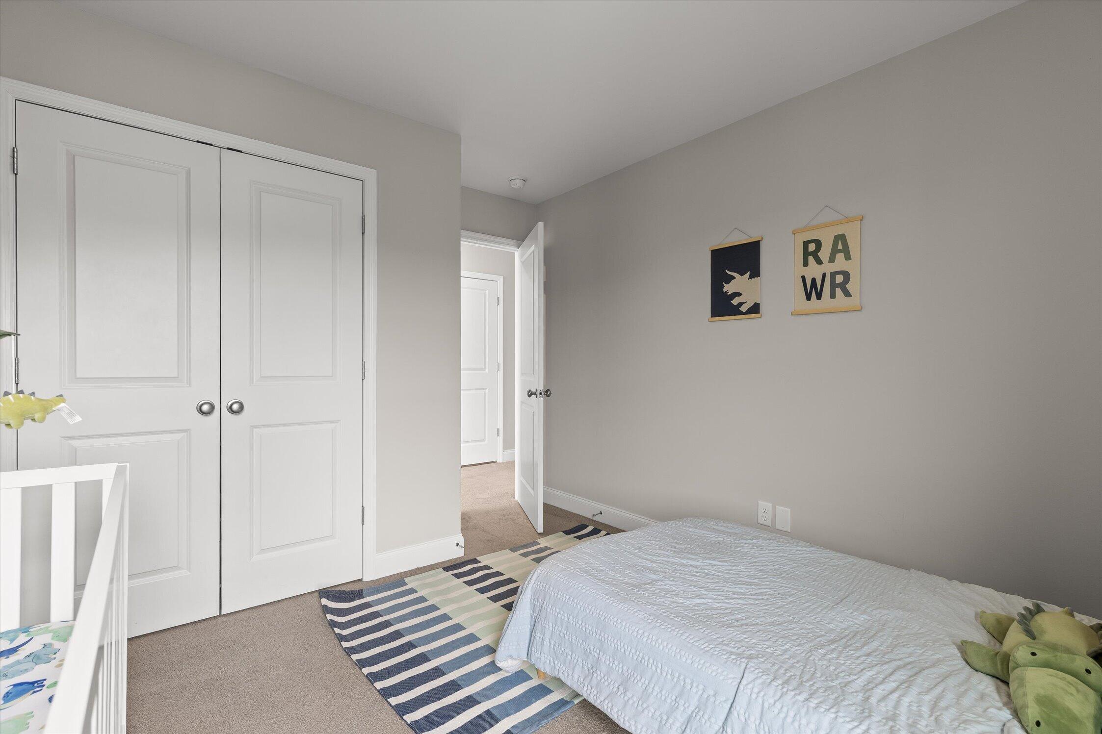 523 NE Bellingham Drive
