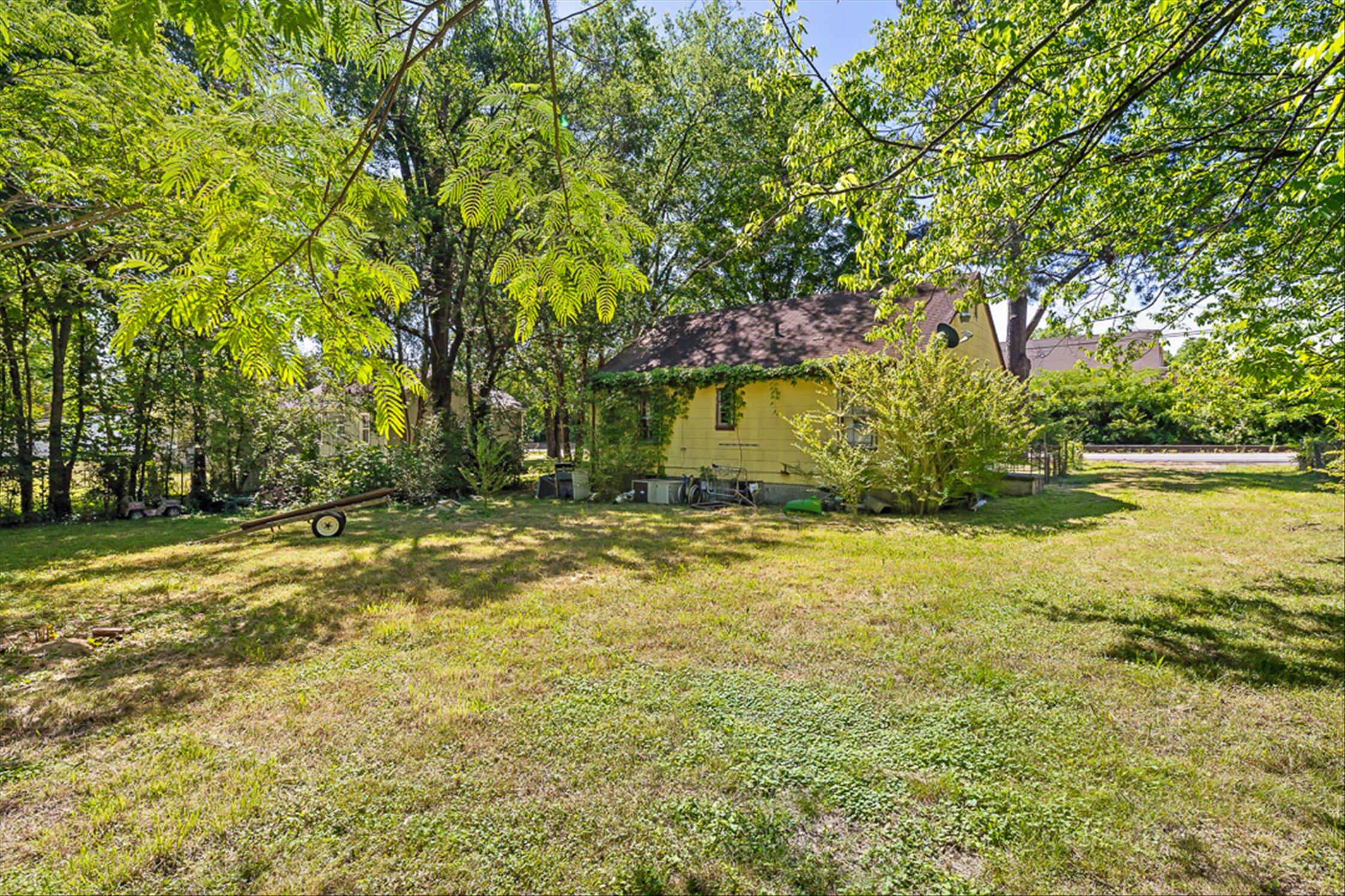 591 W Cloud Springs Road