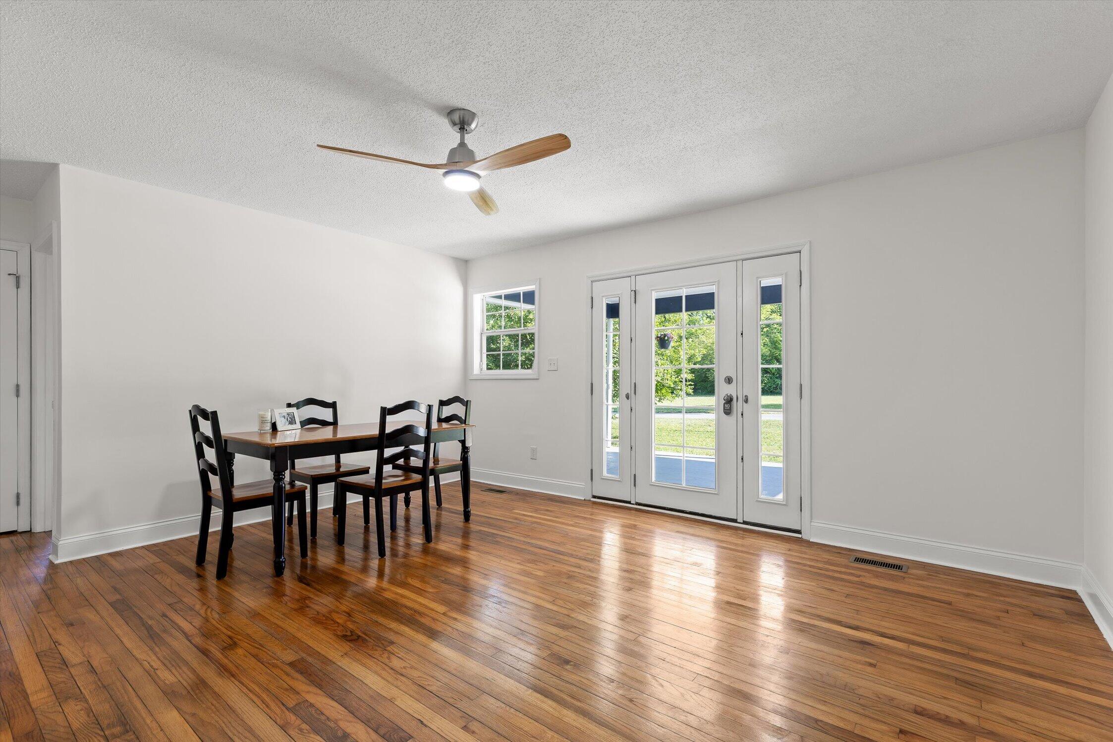 5 E Wotring Street