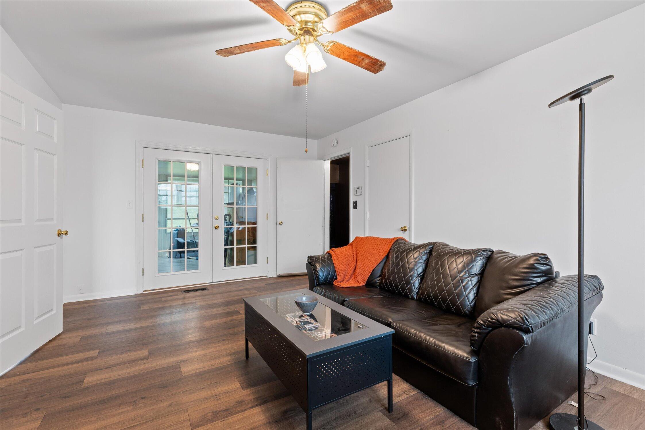 5742 Lyle Circle