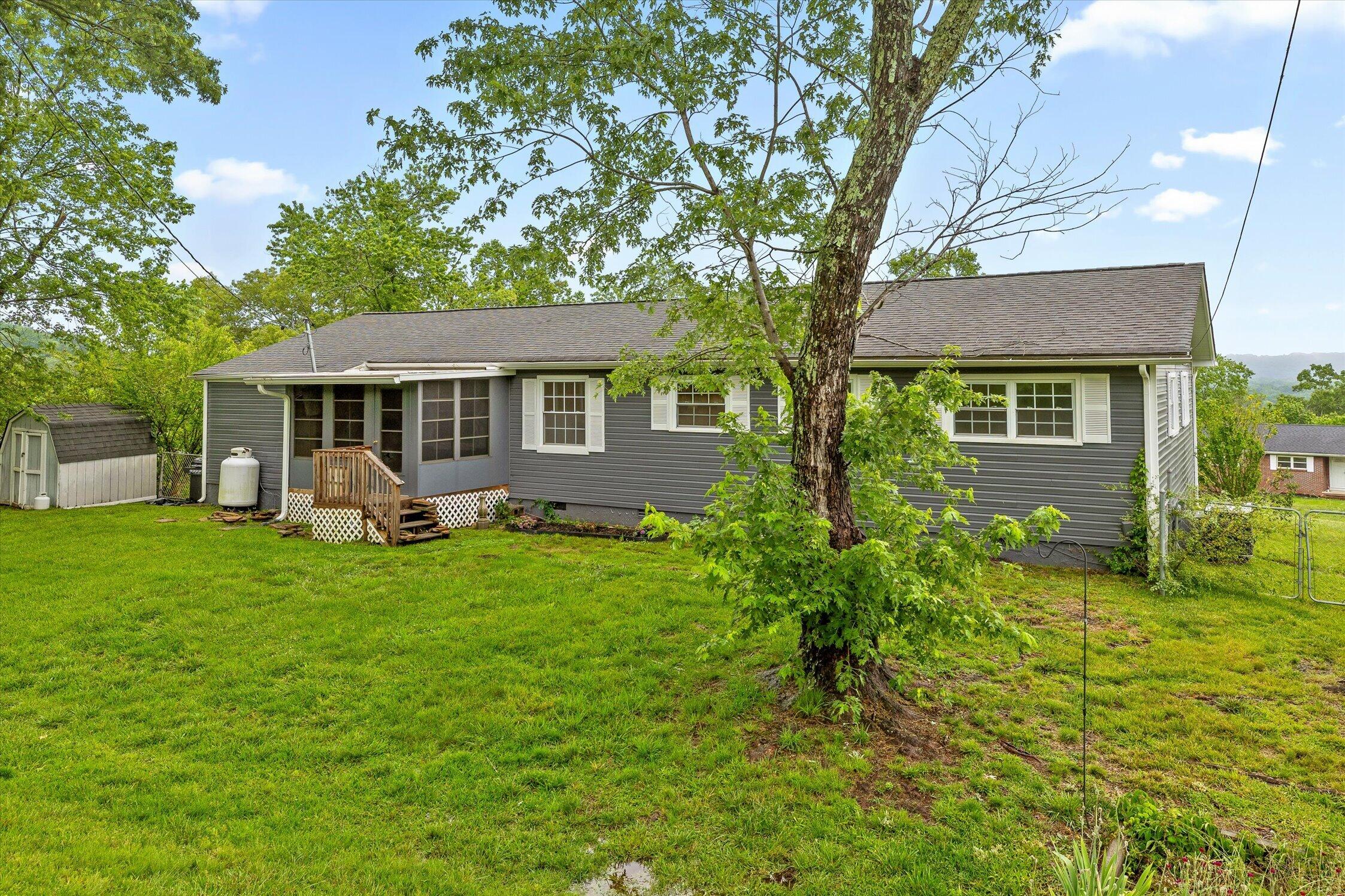 5742 Lyle Circle