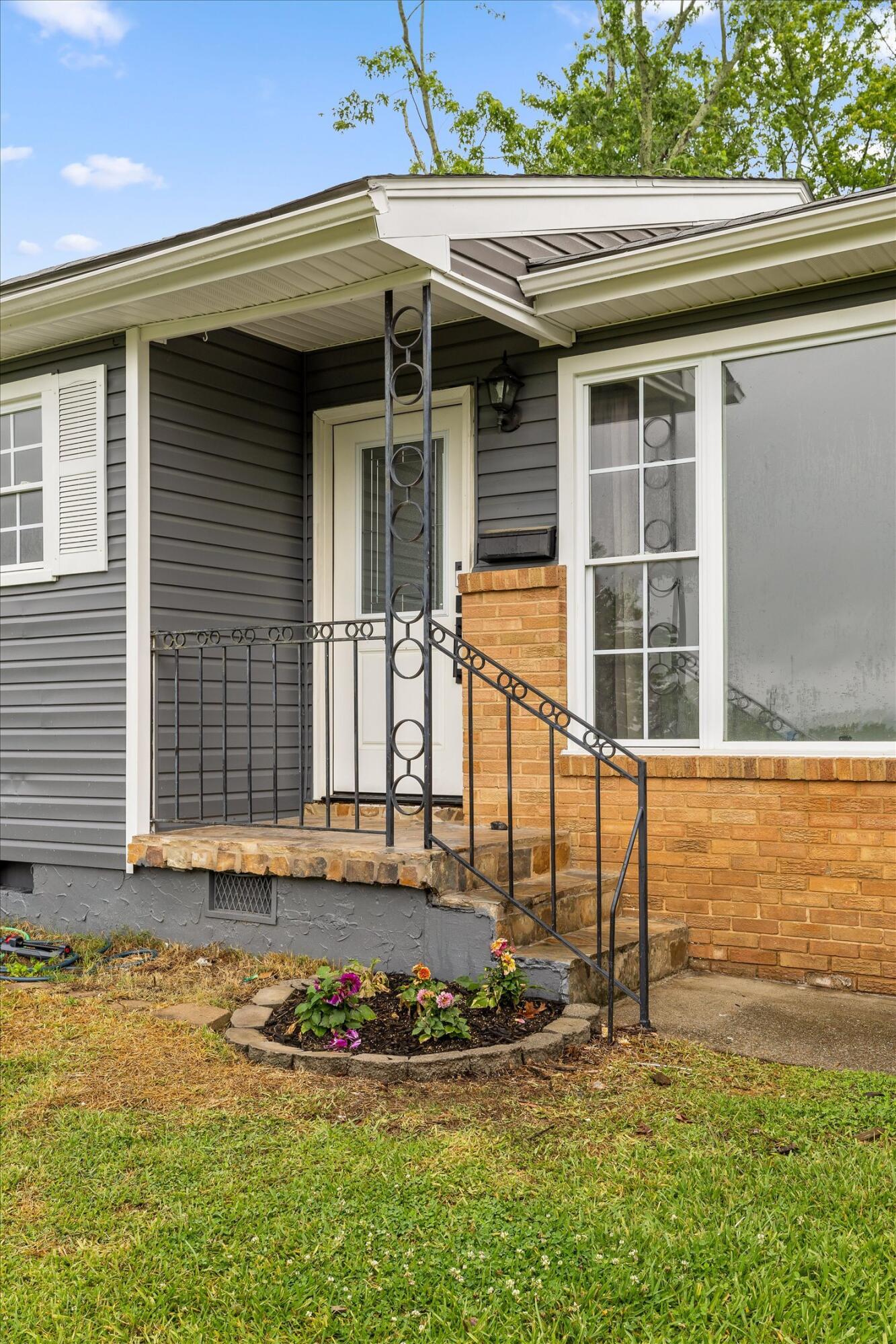 5742 Lyle Circle