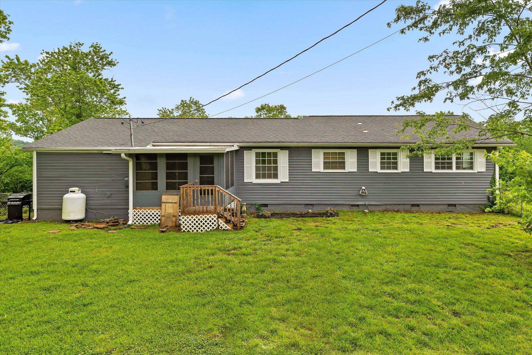 5742 Lyle Circle