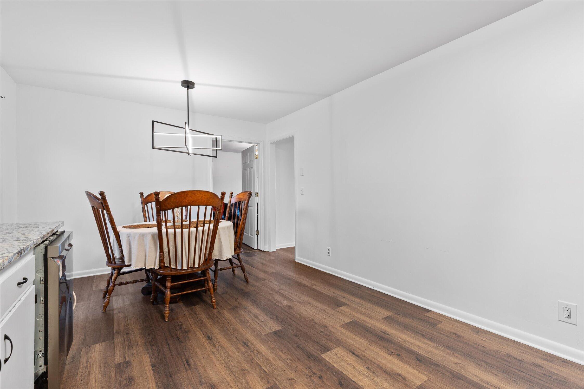 5742 Lyle Circle