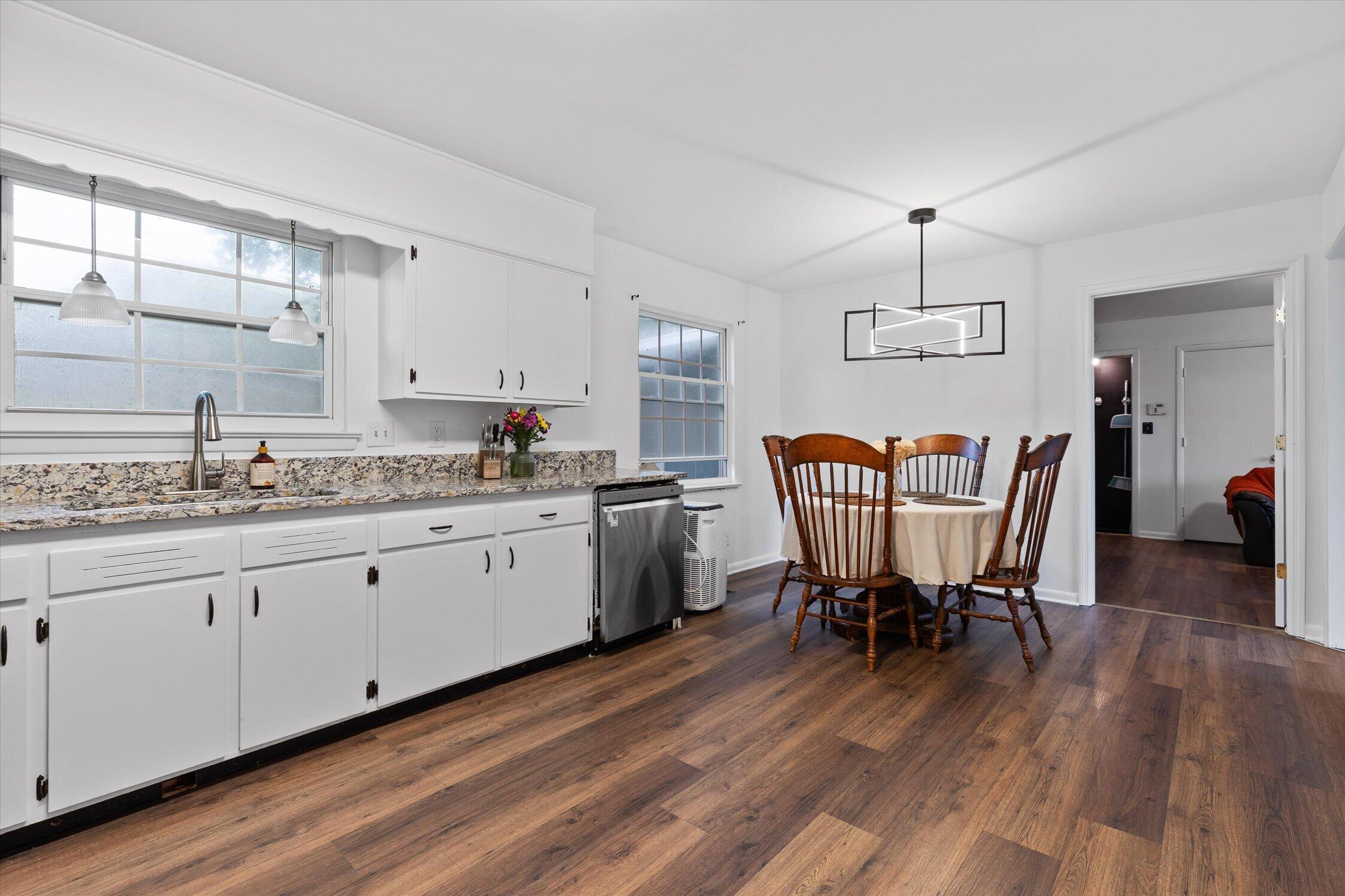 5742 Lyle Circle