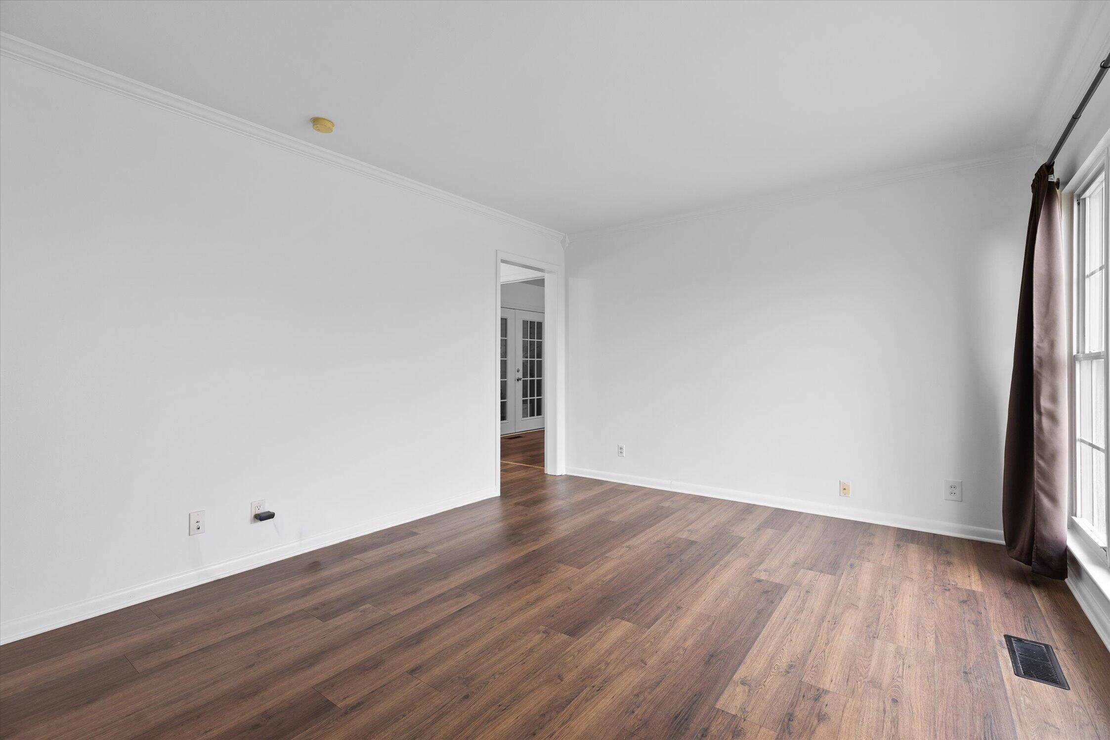 5742 Lyle Circle
