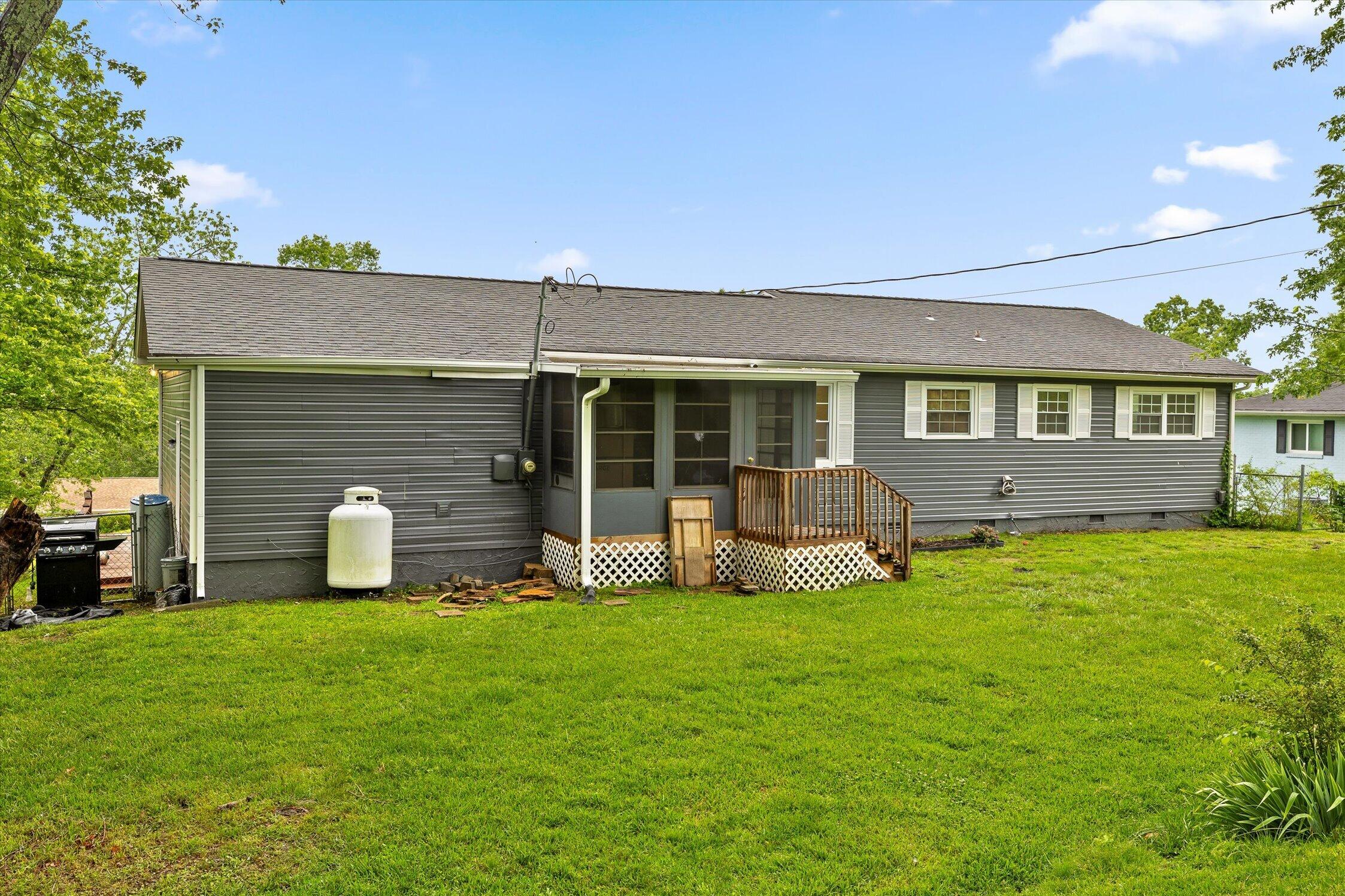 5742 Lyle Circle