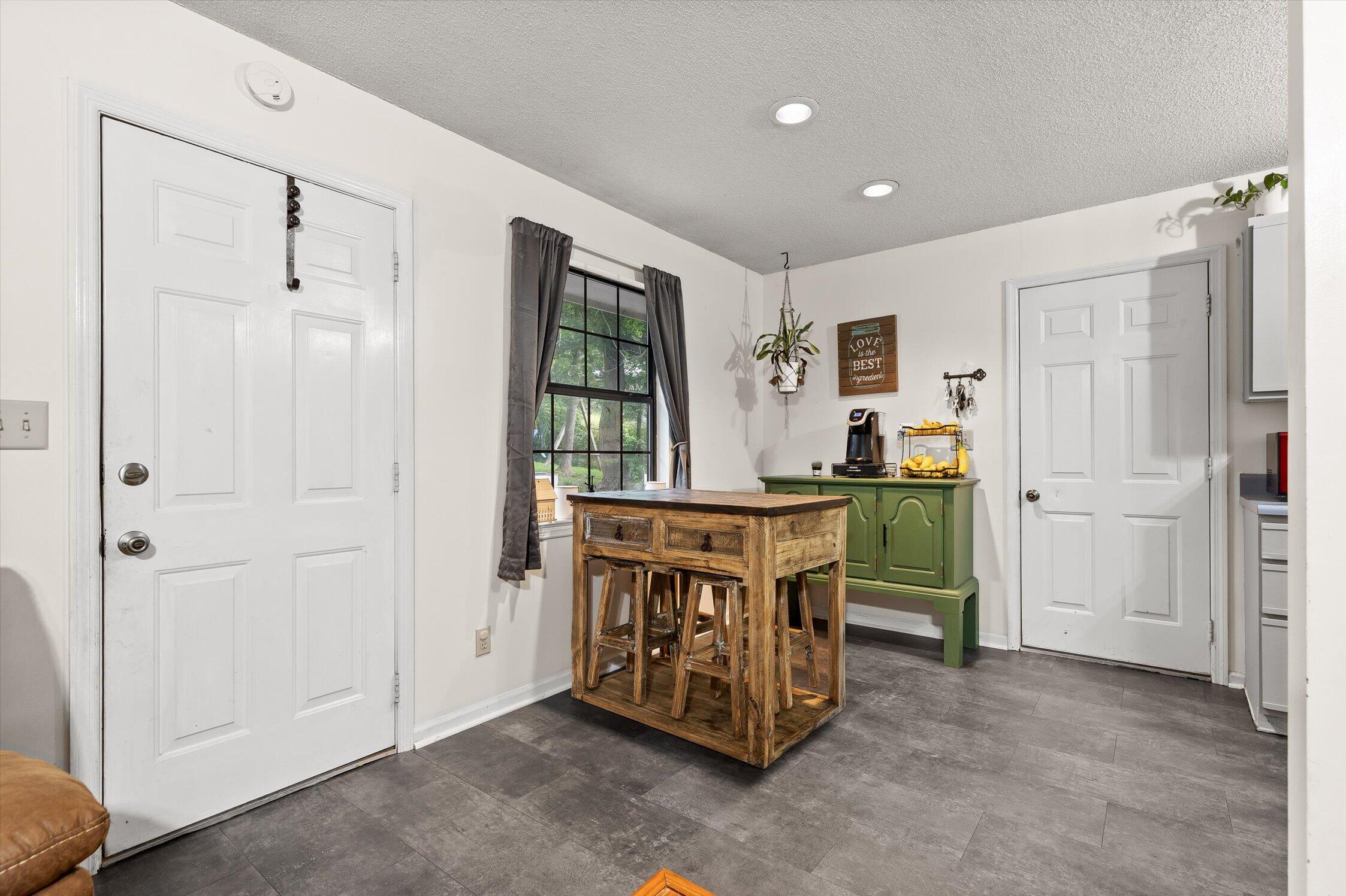1884 Peavine Road