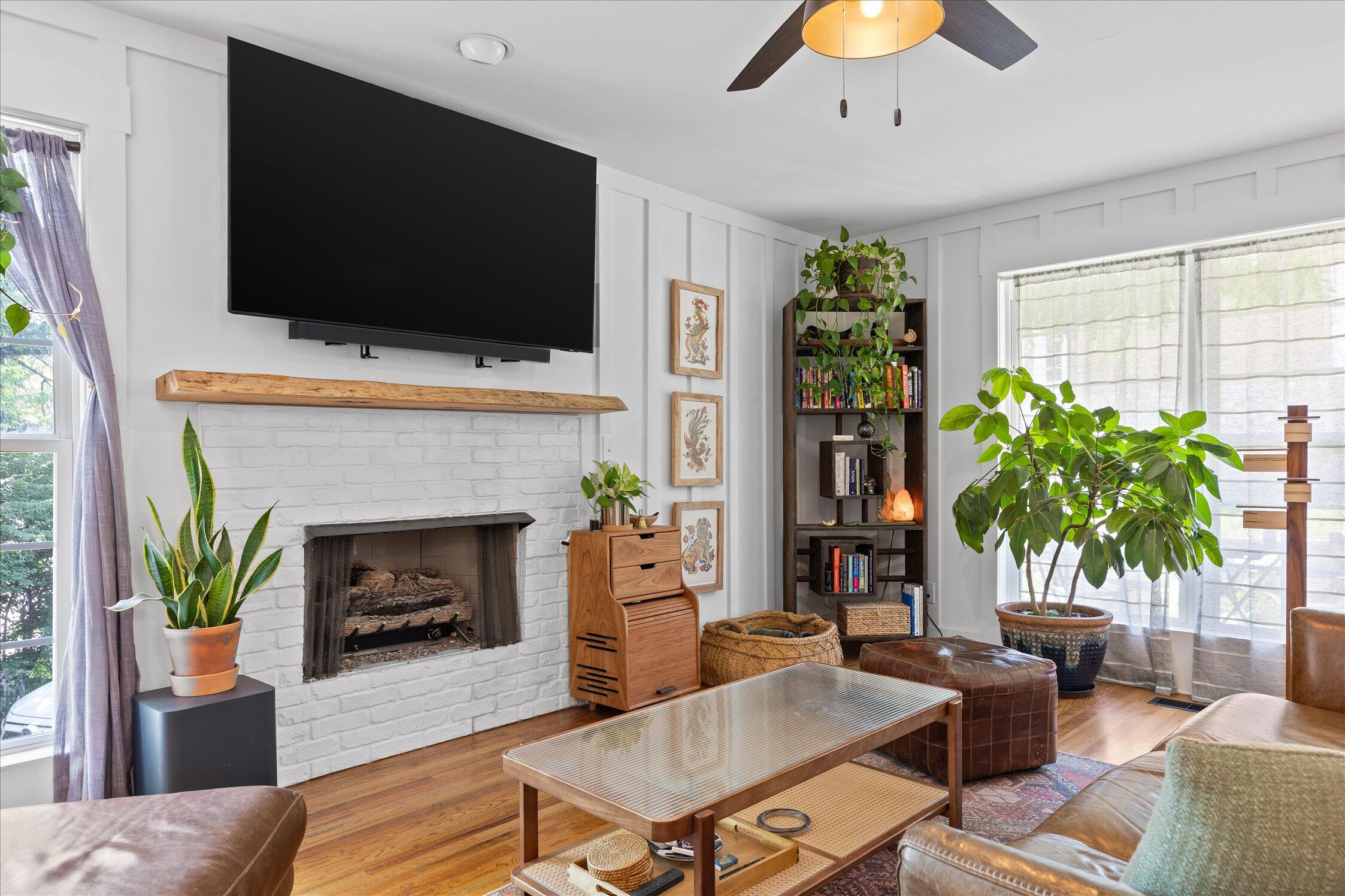 811 Forest Avenue