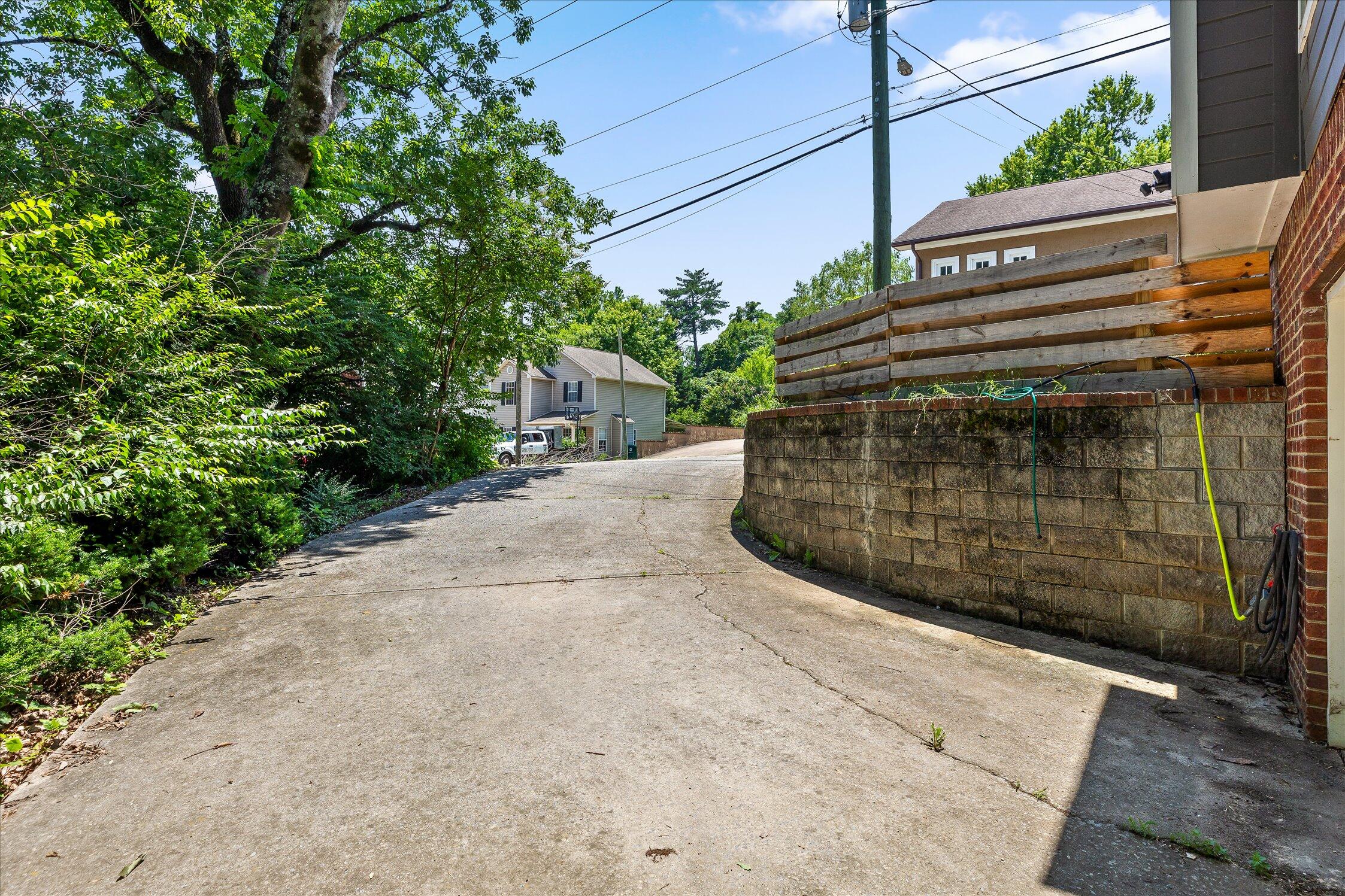 811 Forest Avenue