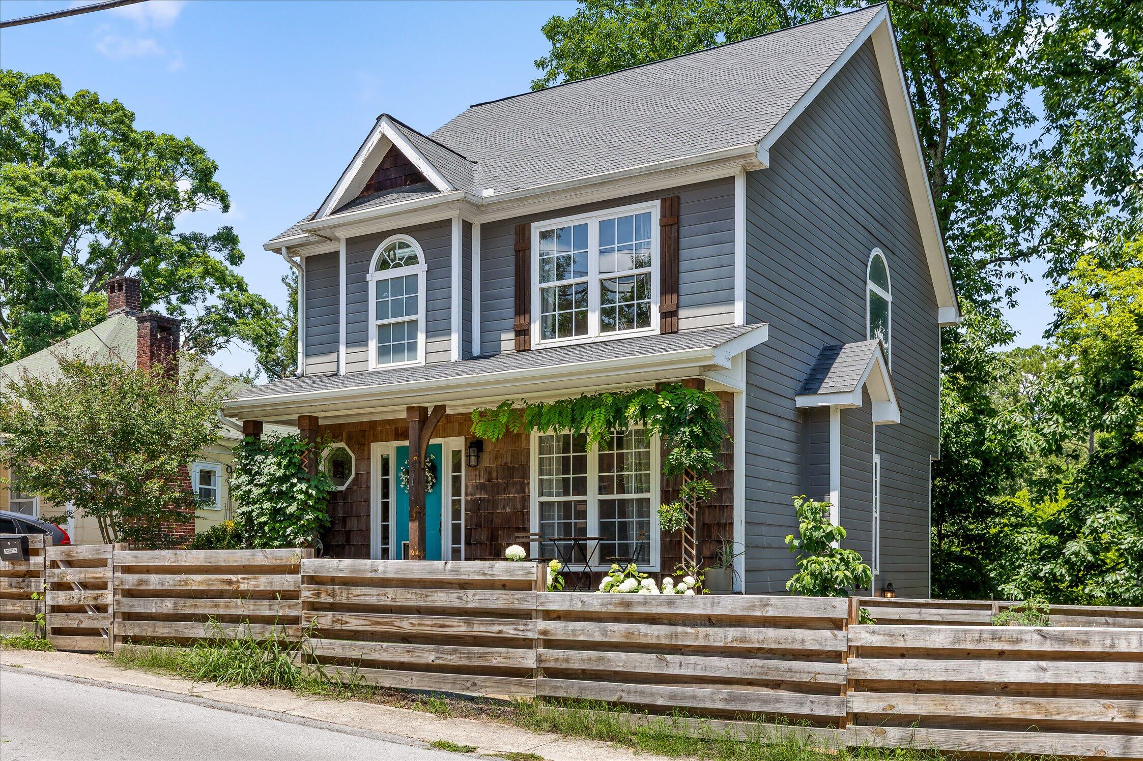 811 Forest Avenue