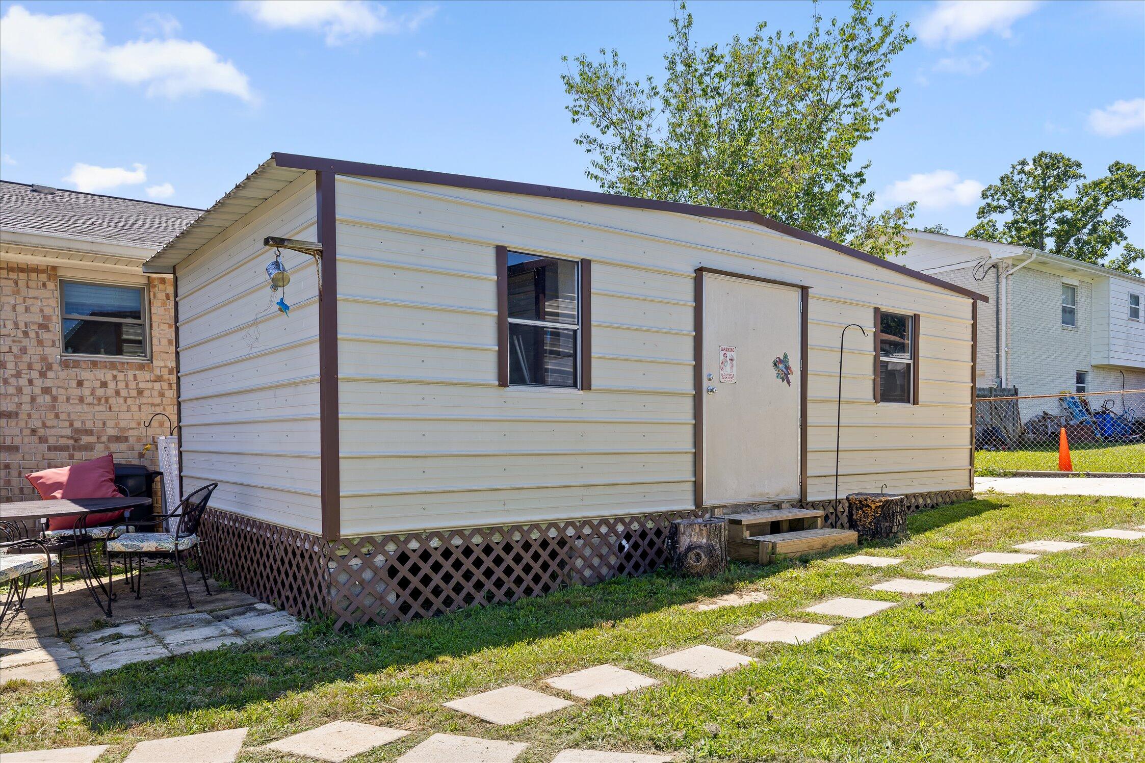 1608 Wildwood Trail