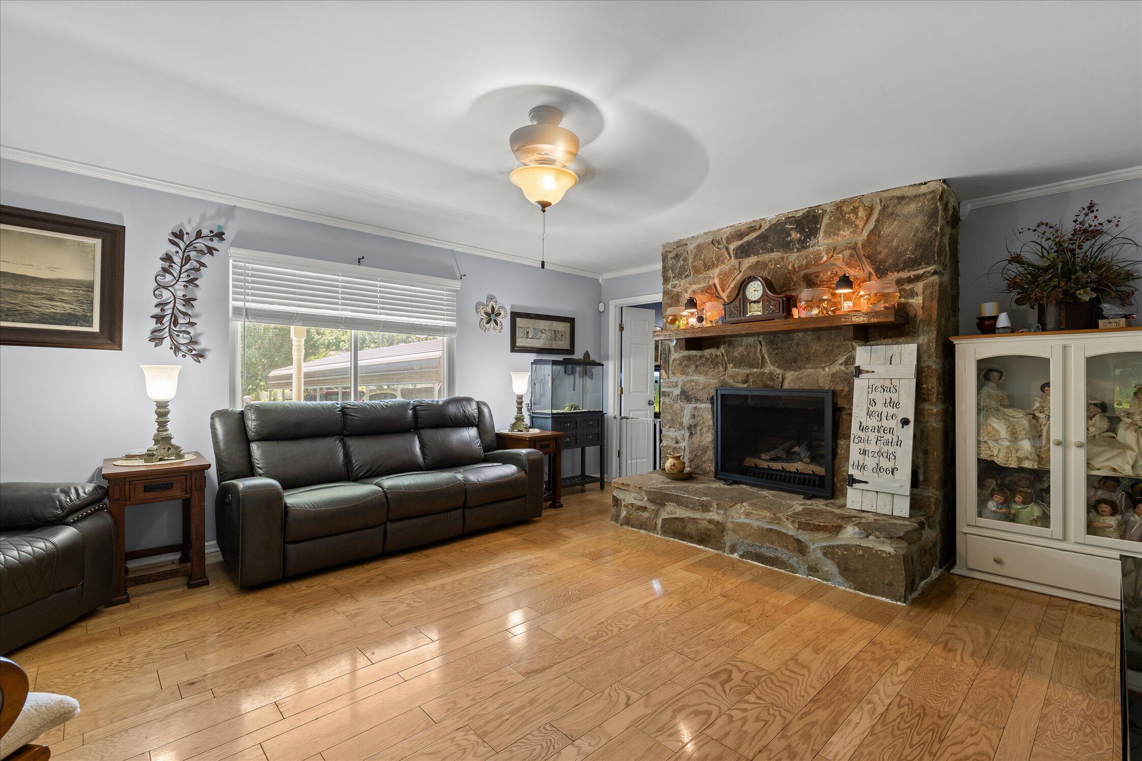 1608 Wildwood Trail