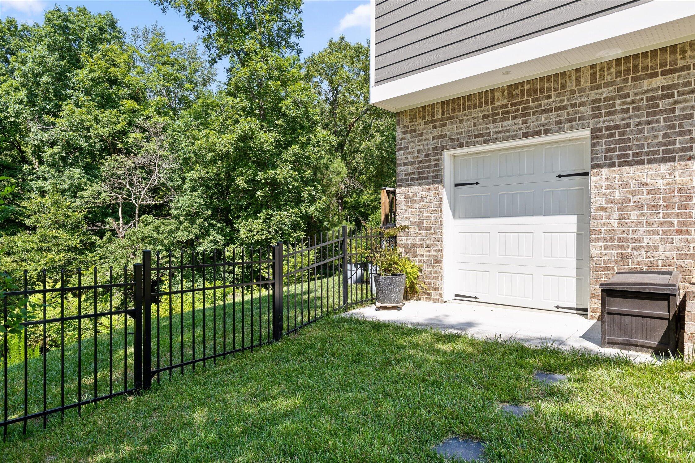 301 Sentry Oaks