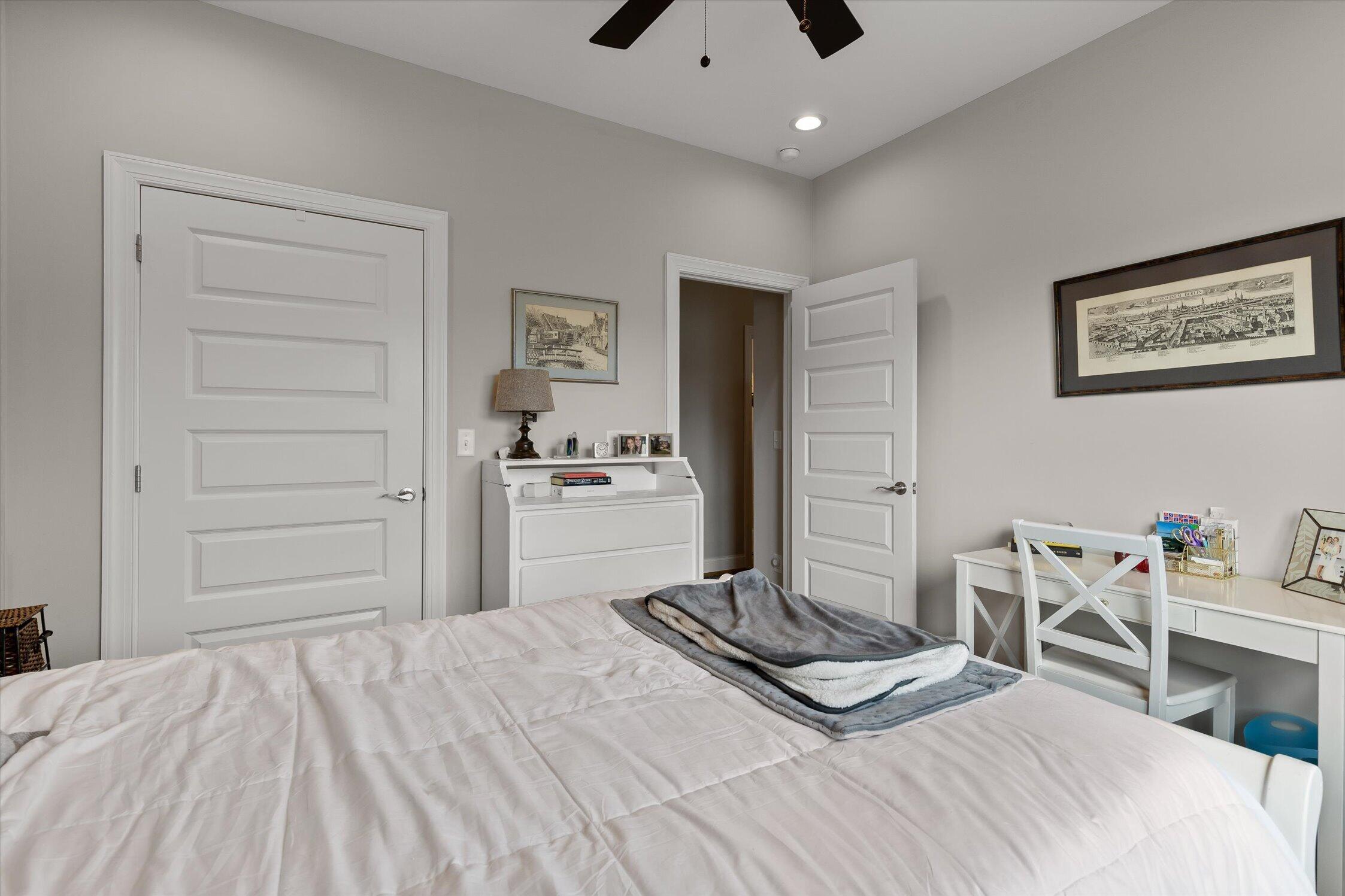 301 Sentry Oaks