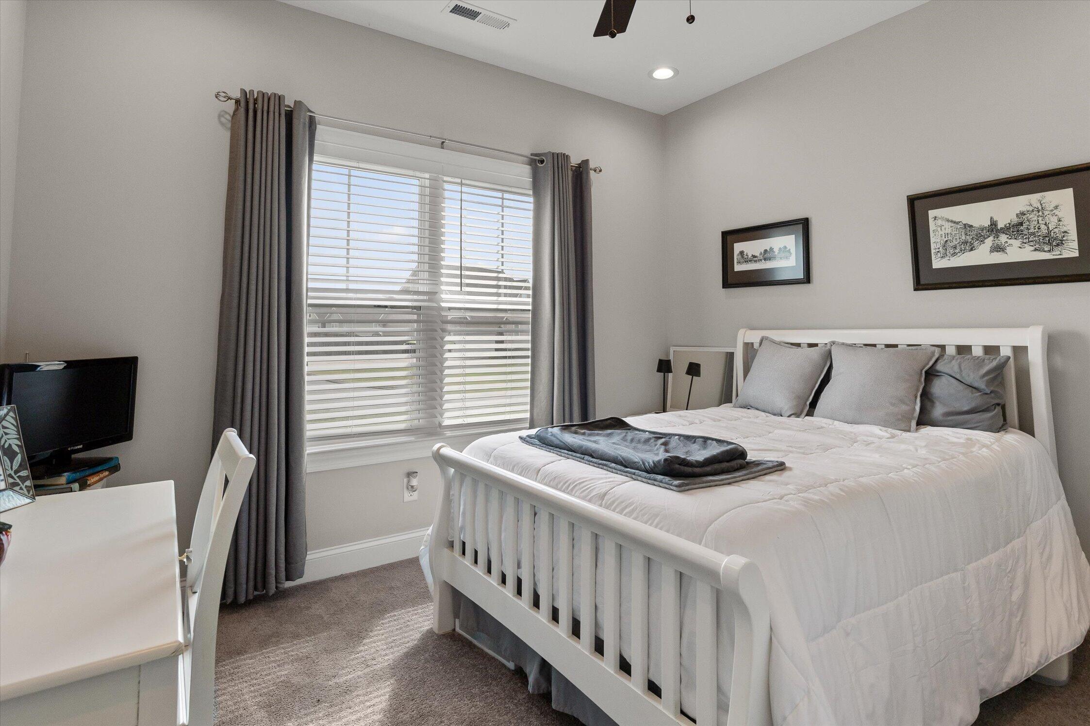 301 Sentry Oaks
