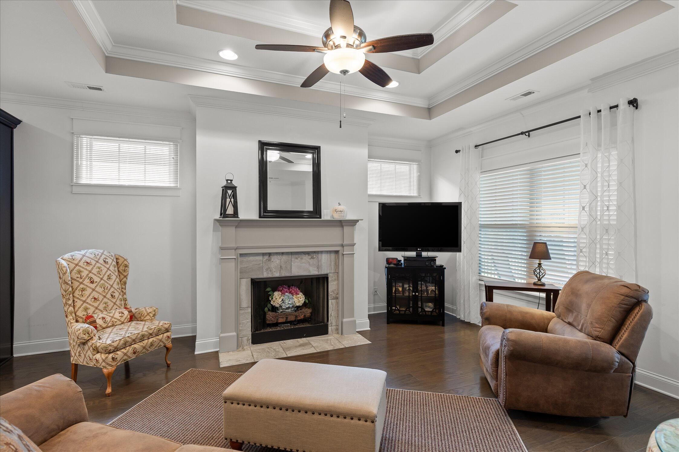 8242 Roy Lane