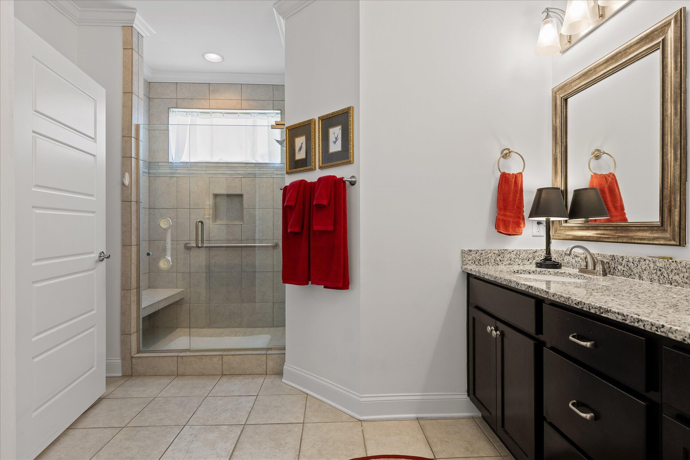8242 Roy Lane