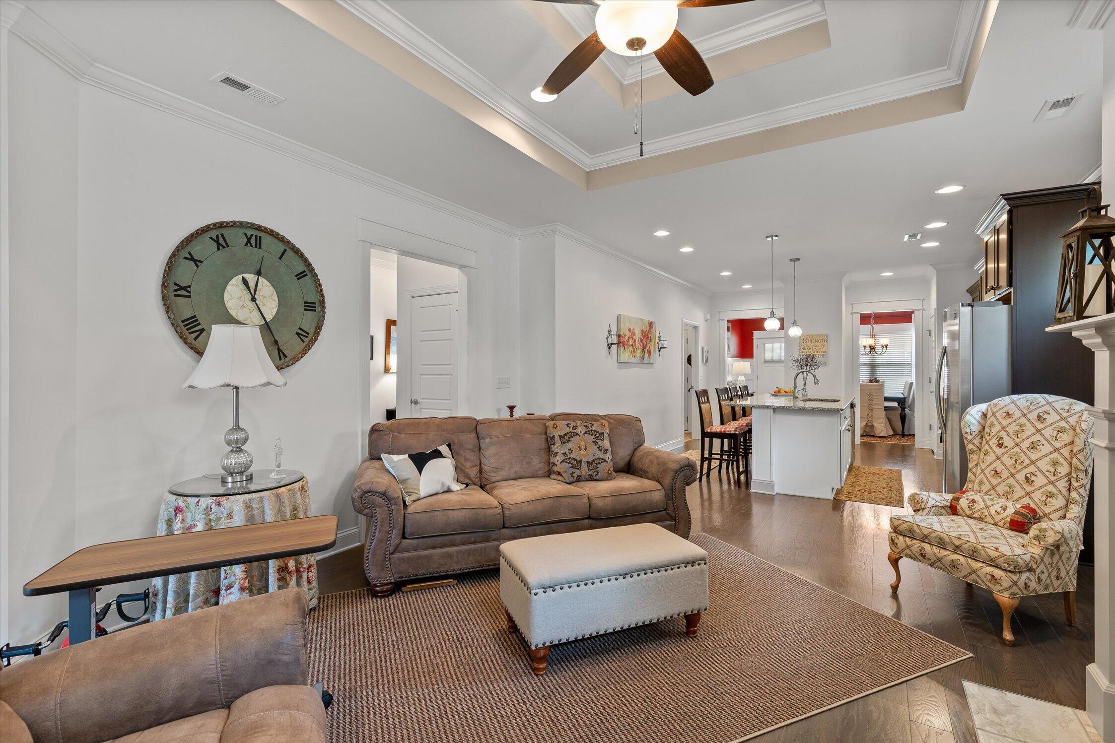 8242 Roy Lane