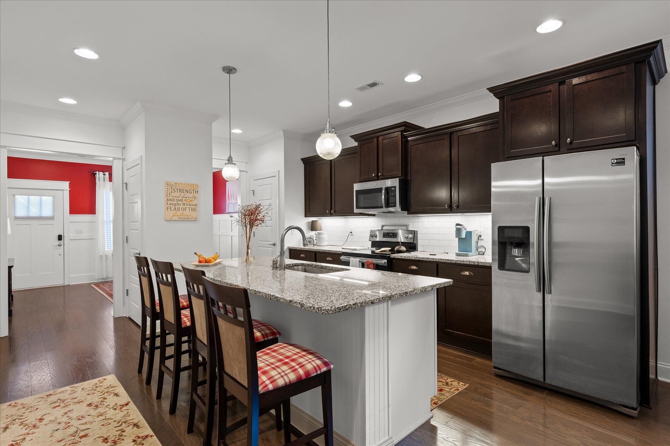 8242 Roy Lane