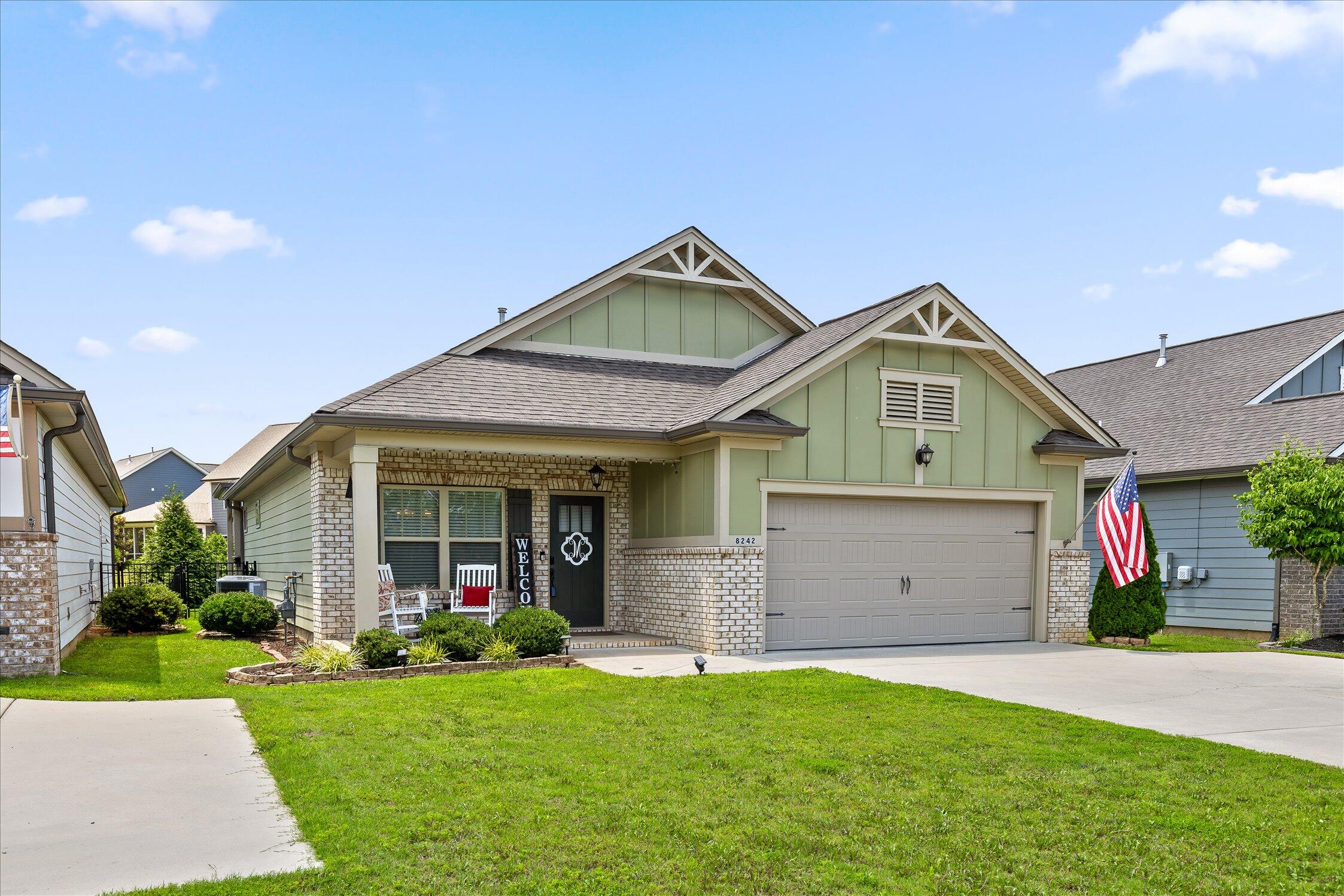 8242 Roy Lane