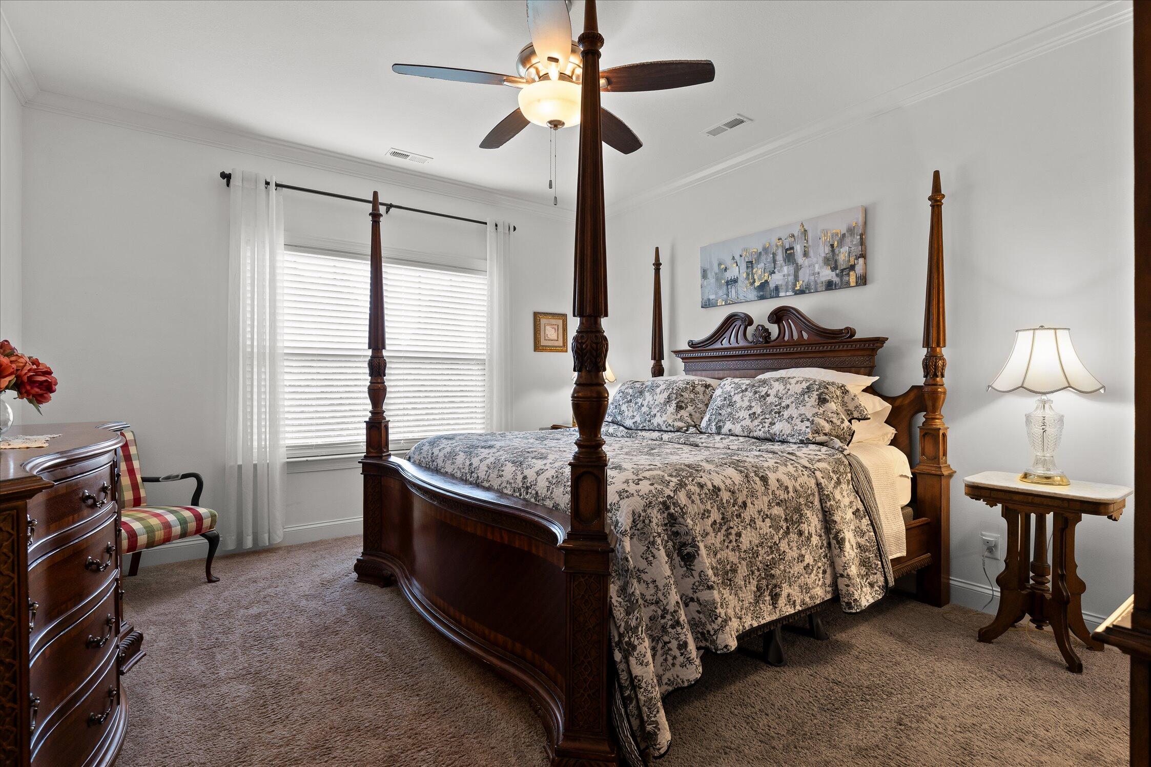 8242 Roy Lane