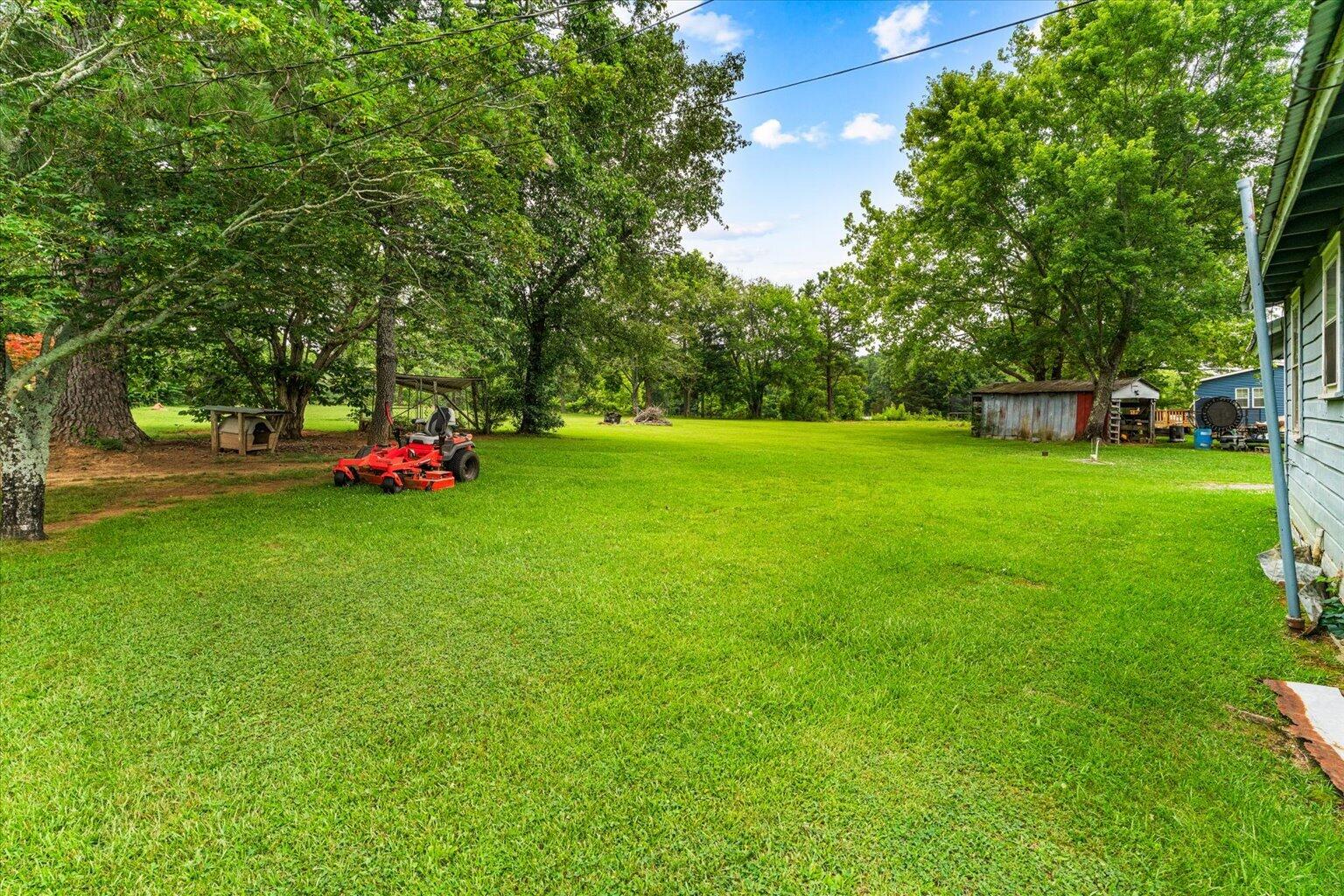 8082 Red Bud Road NE