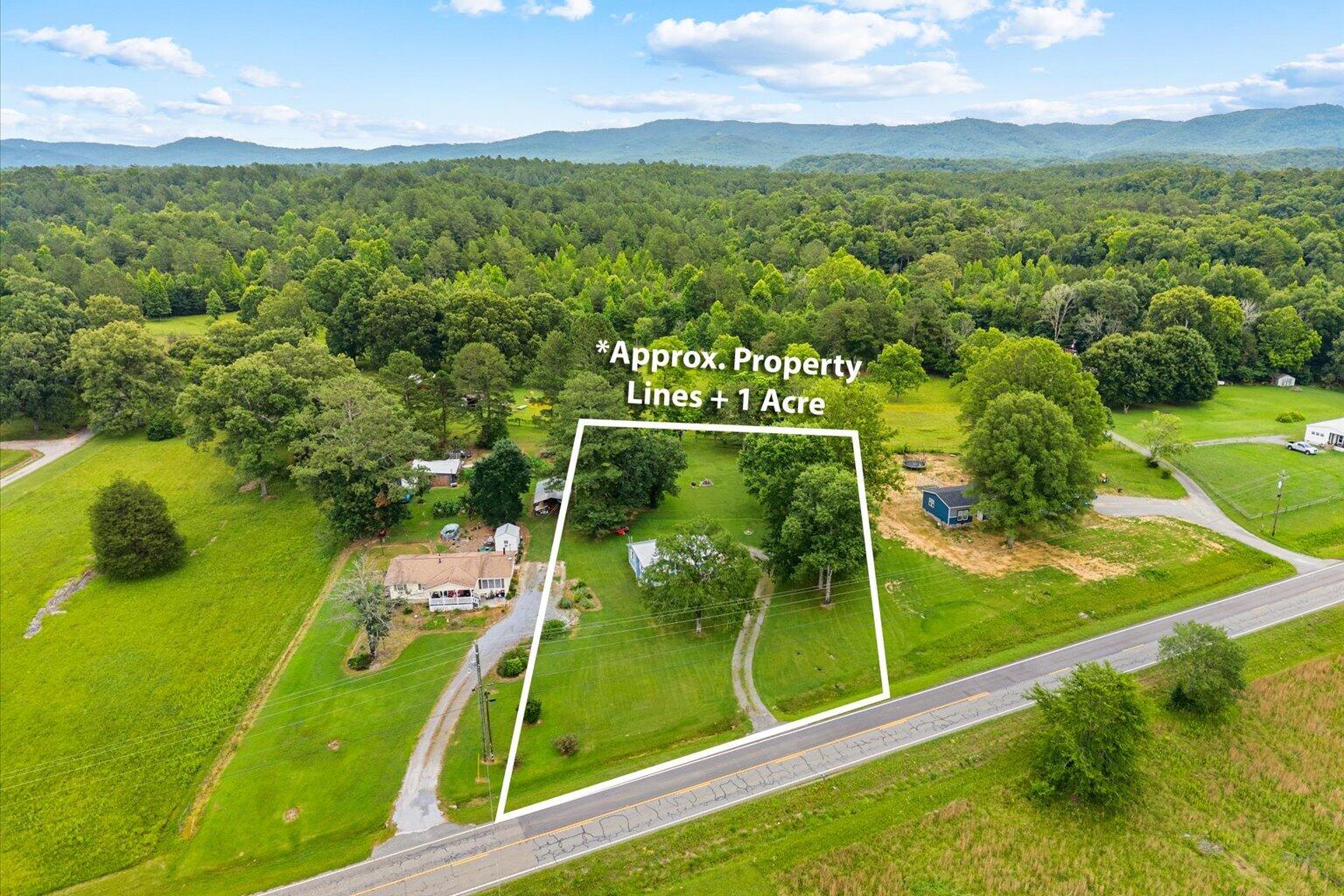 8082 Red Bud Road NE