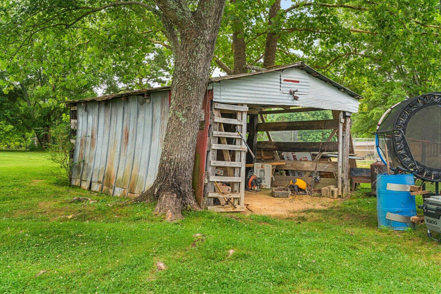 8082 Red Bud Road NE