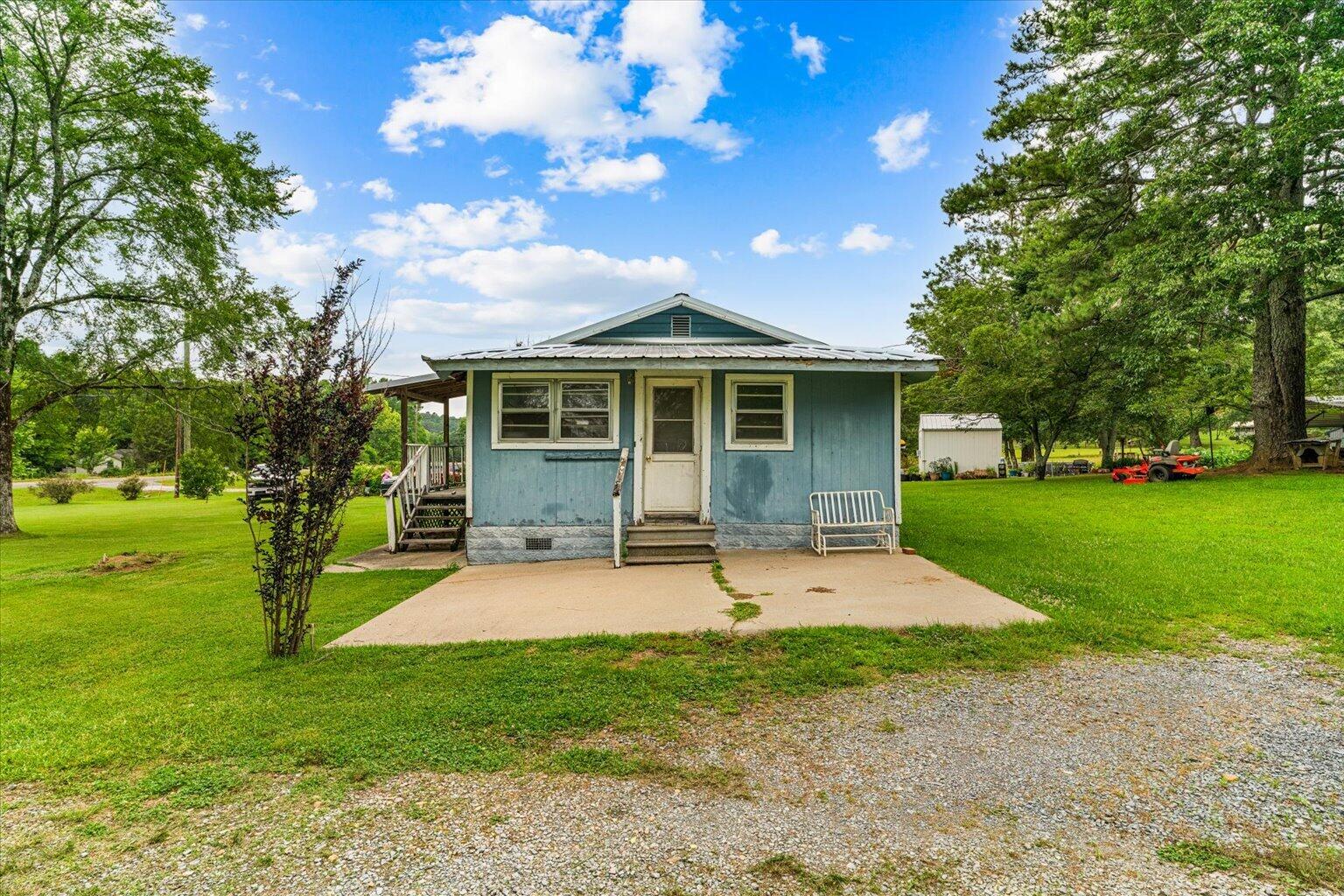 8082 Red Bud Road NE