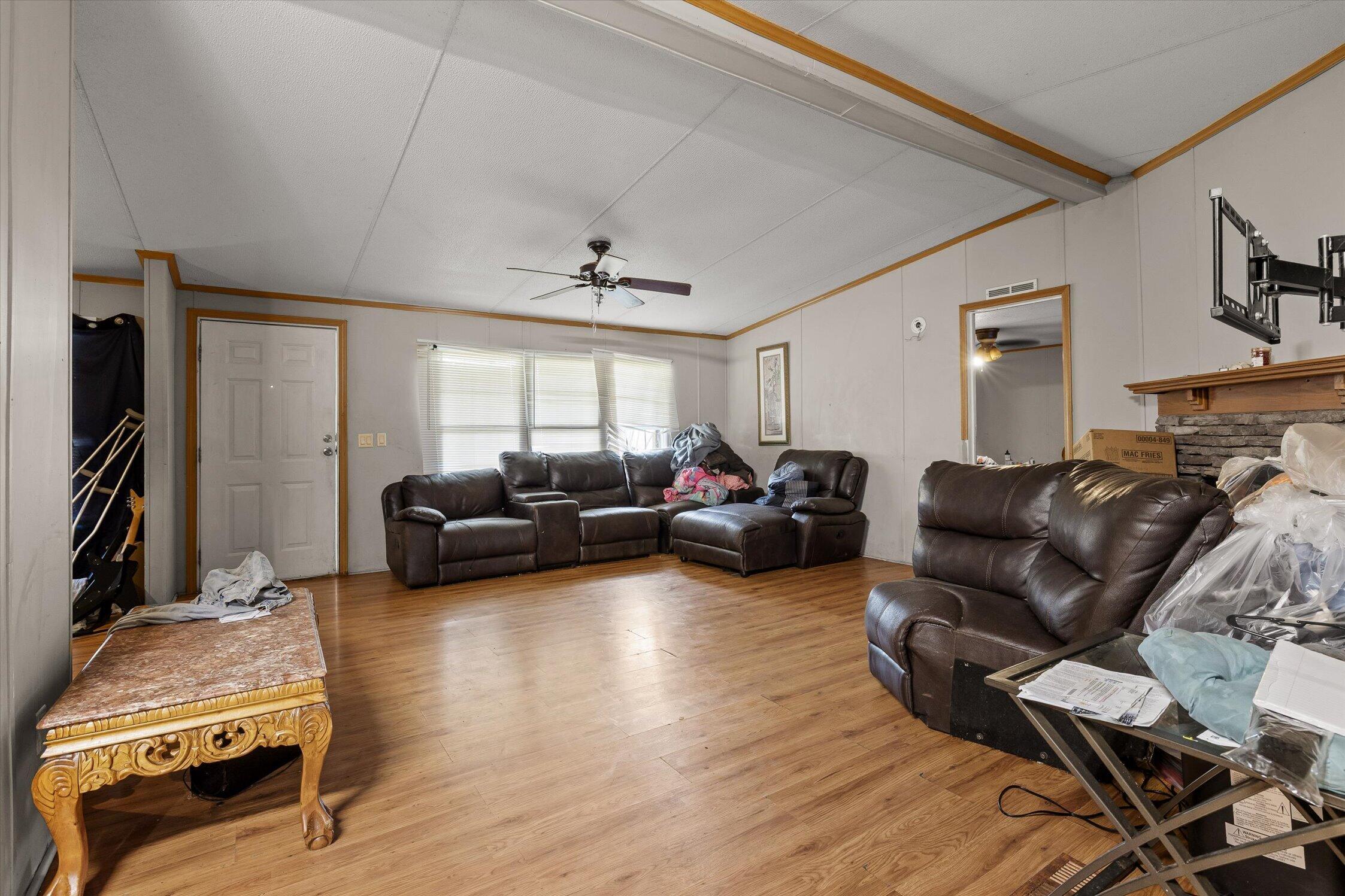 628 Crystal View Court