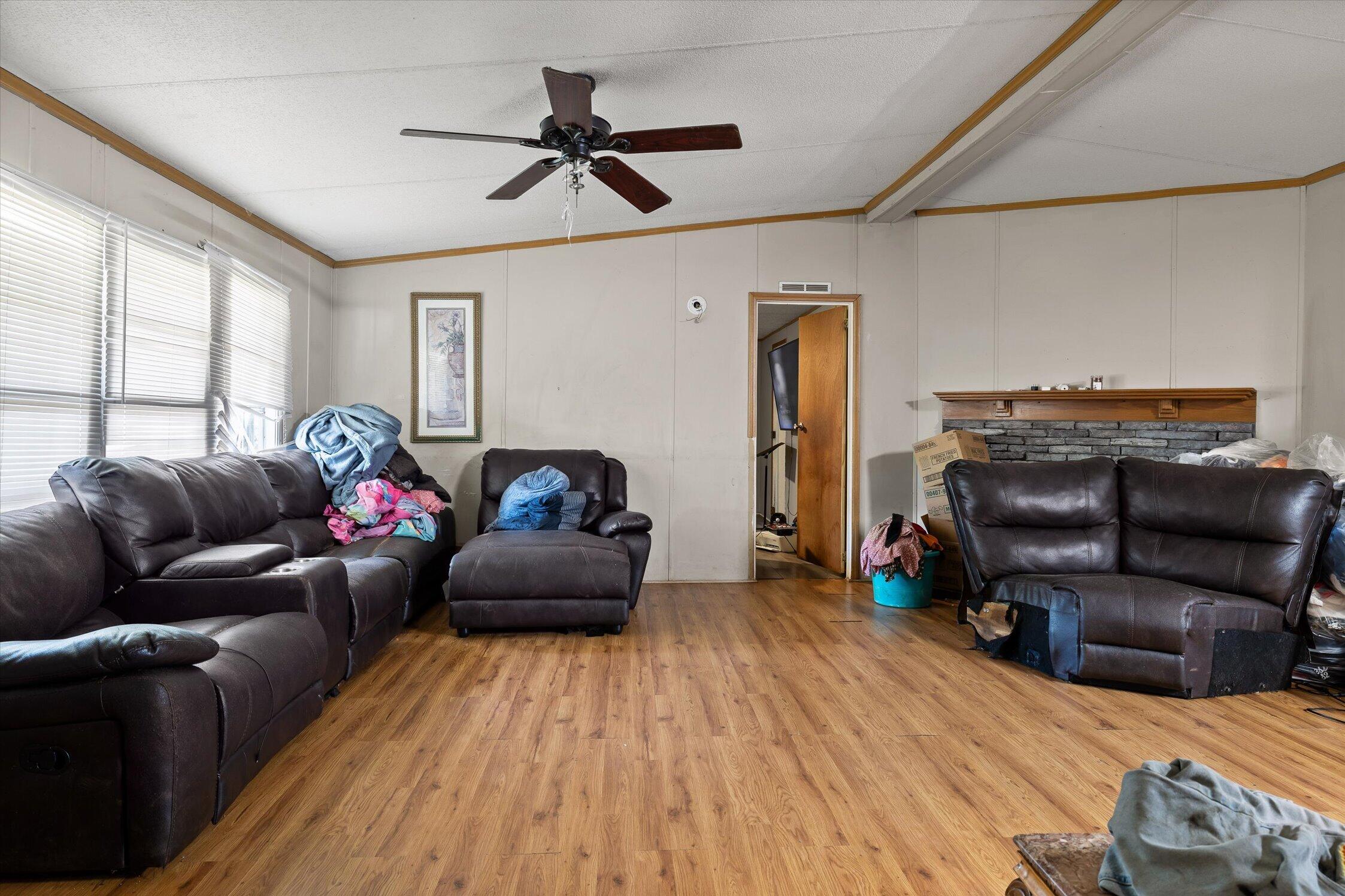 628 Crystal View Court
