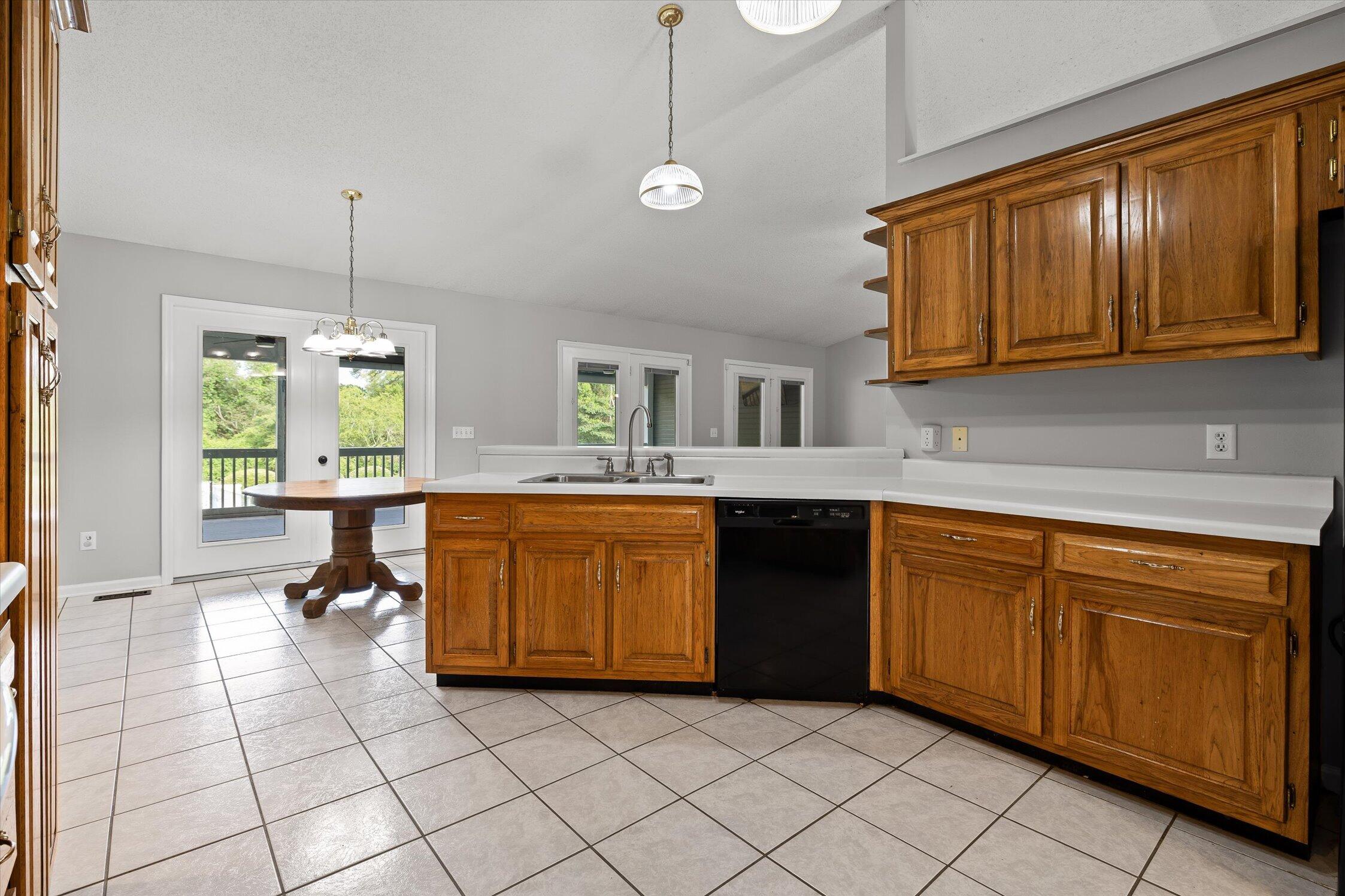 1221 Panorama Drive
