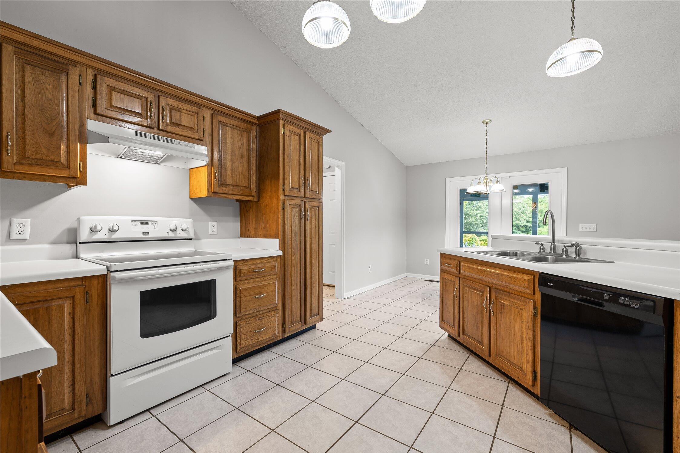 1221 Panorama Drive