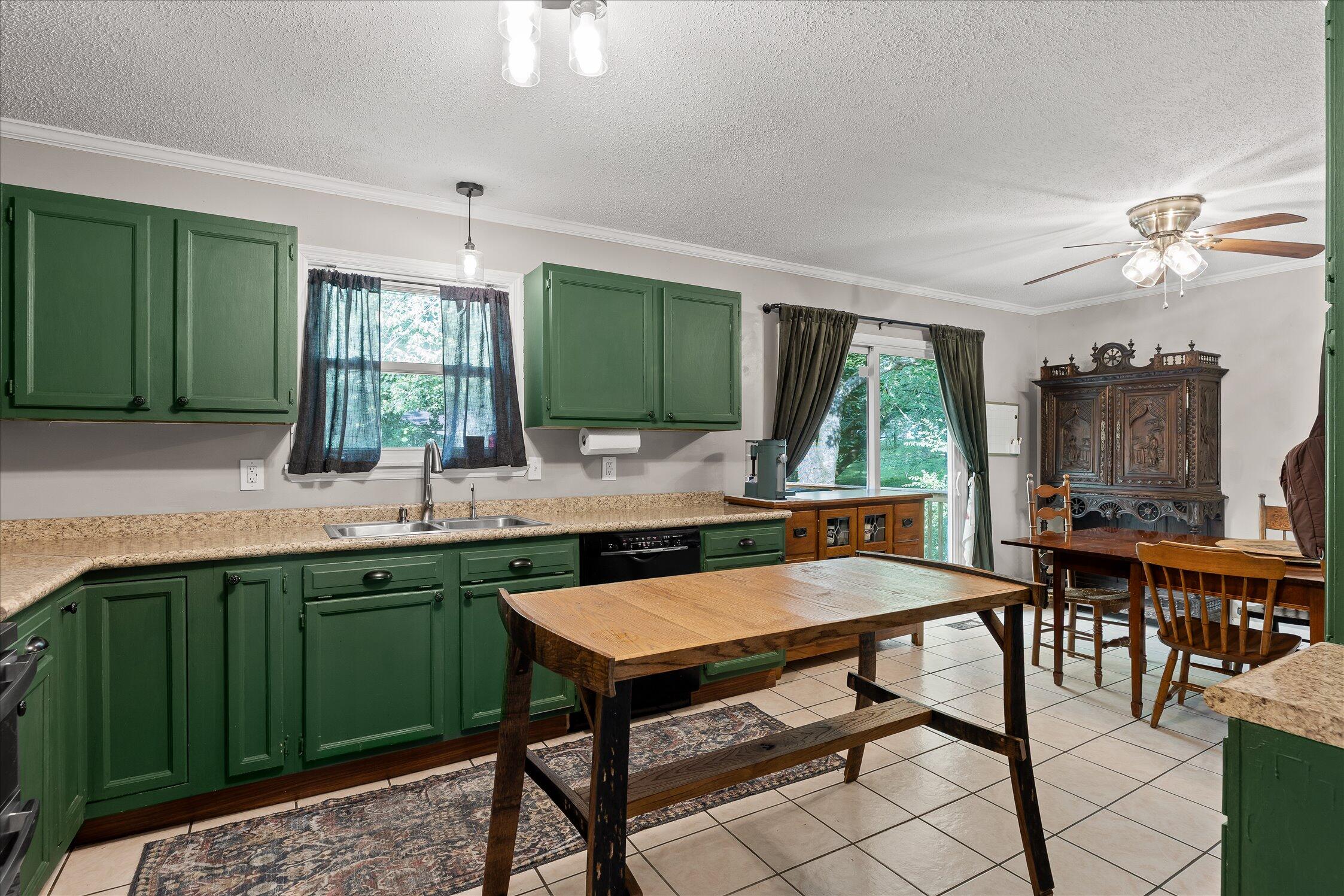 934 Spurling Drive