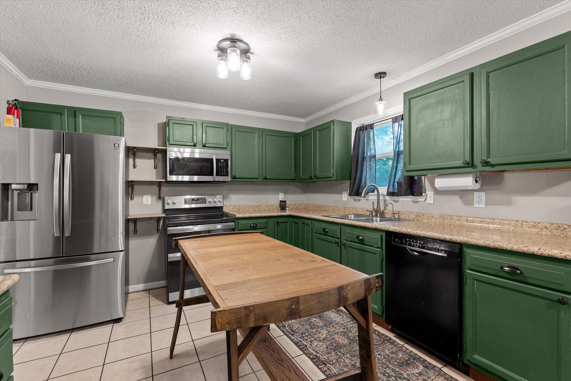 934 Spurling Drive