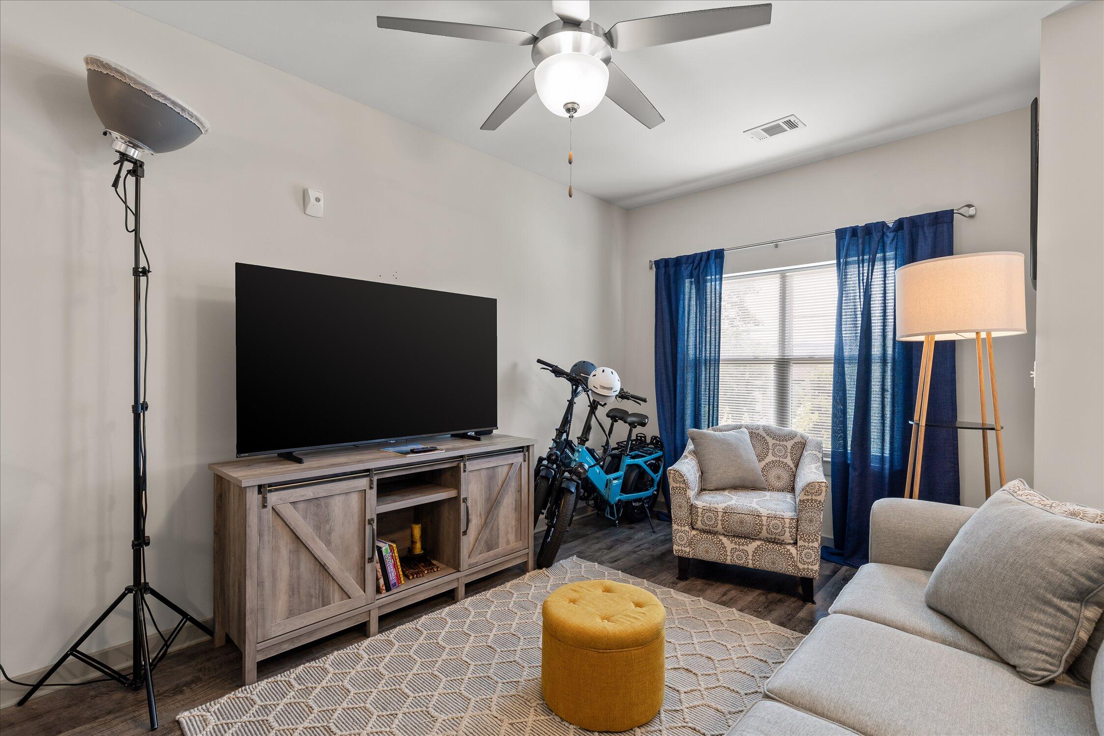 782 Riverfront Parkway, 210