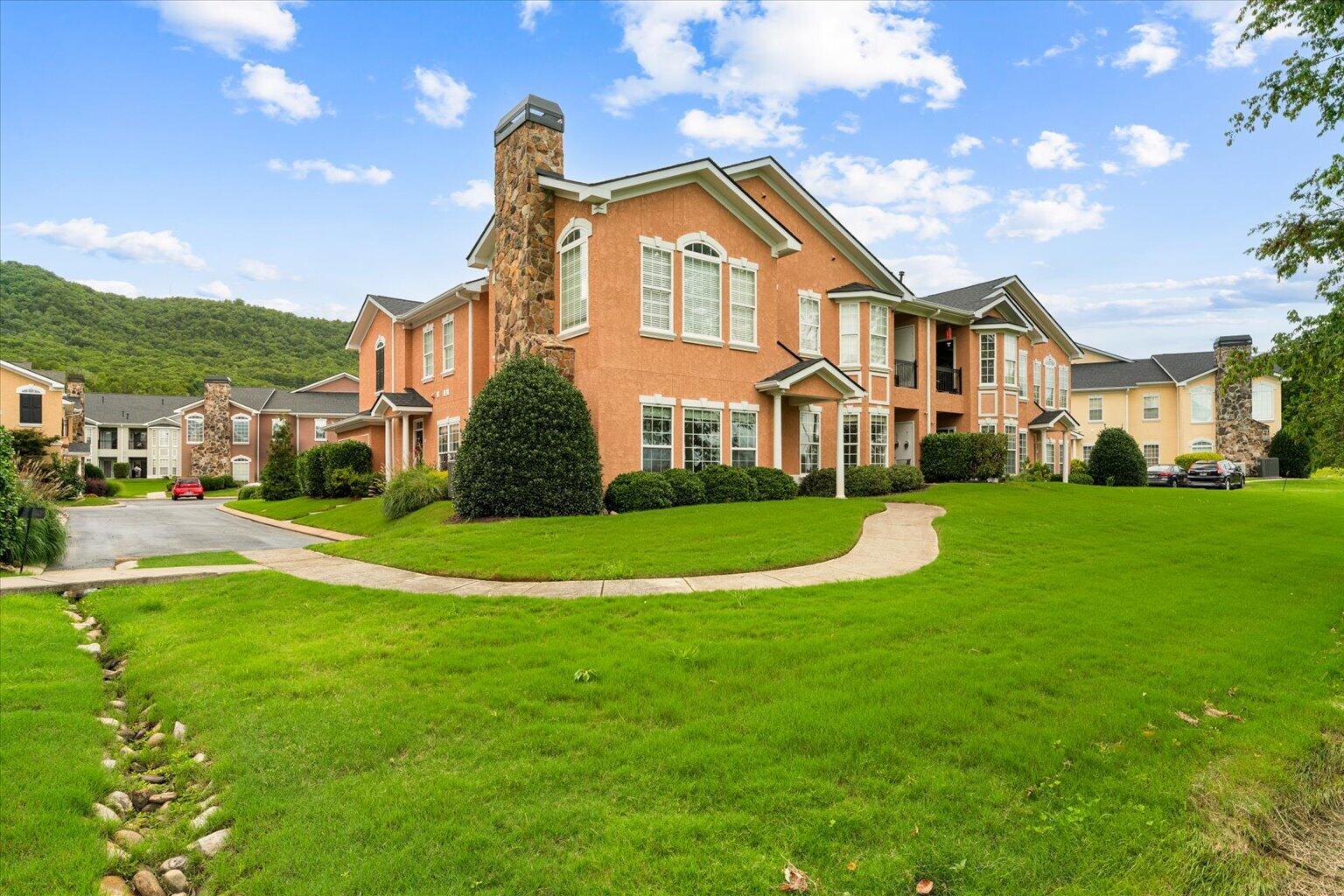 901 Renaissance Court