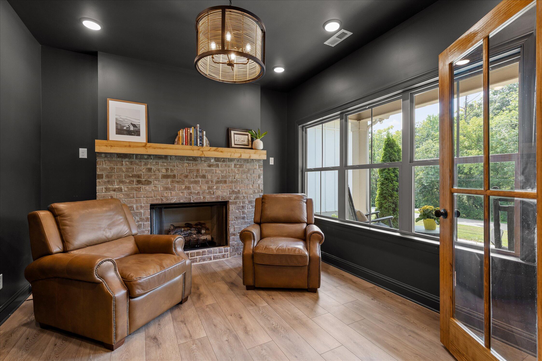 7505 Island Manor Drive