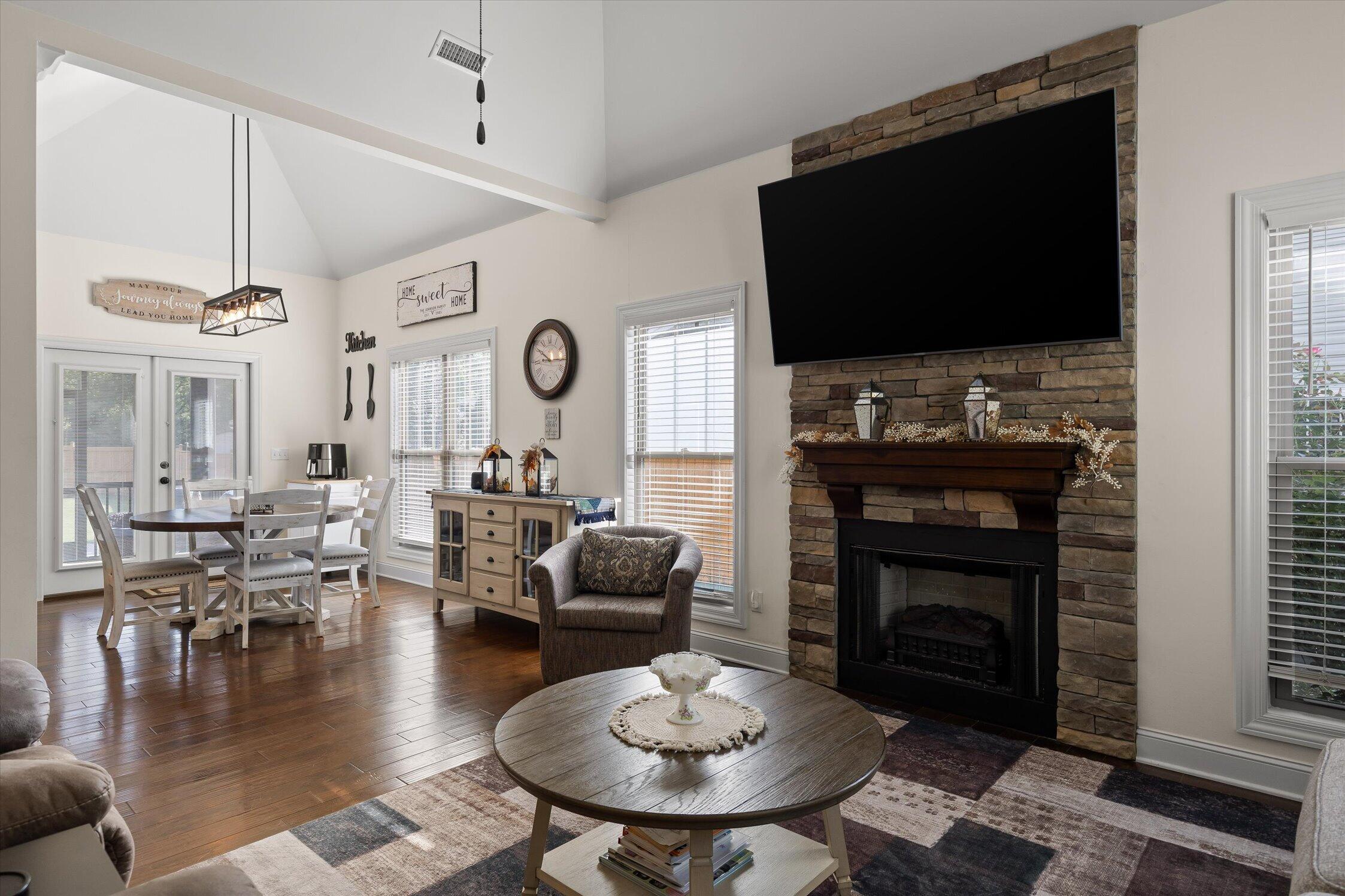 5979 Winding Lane