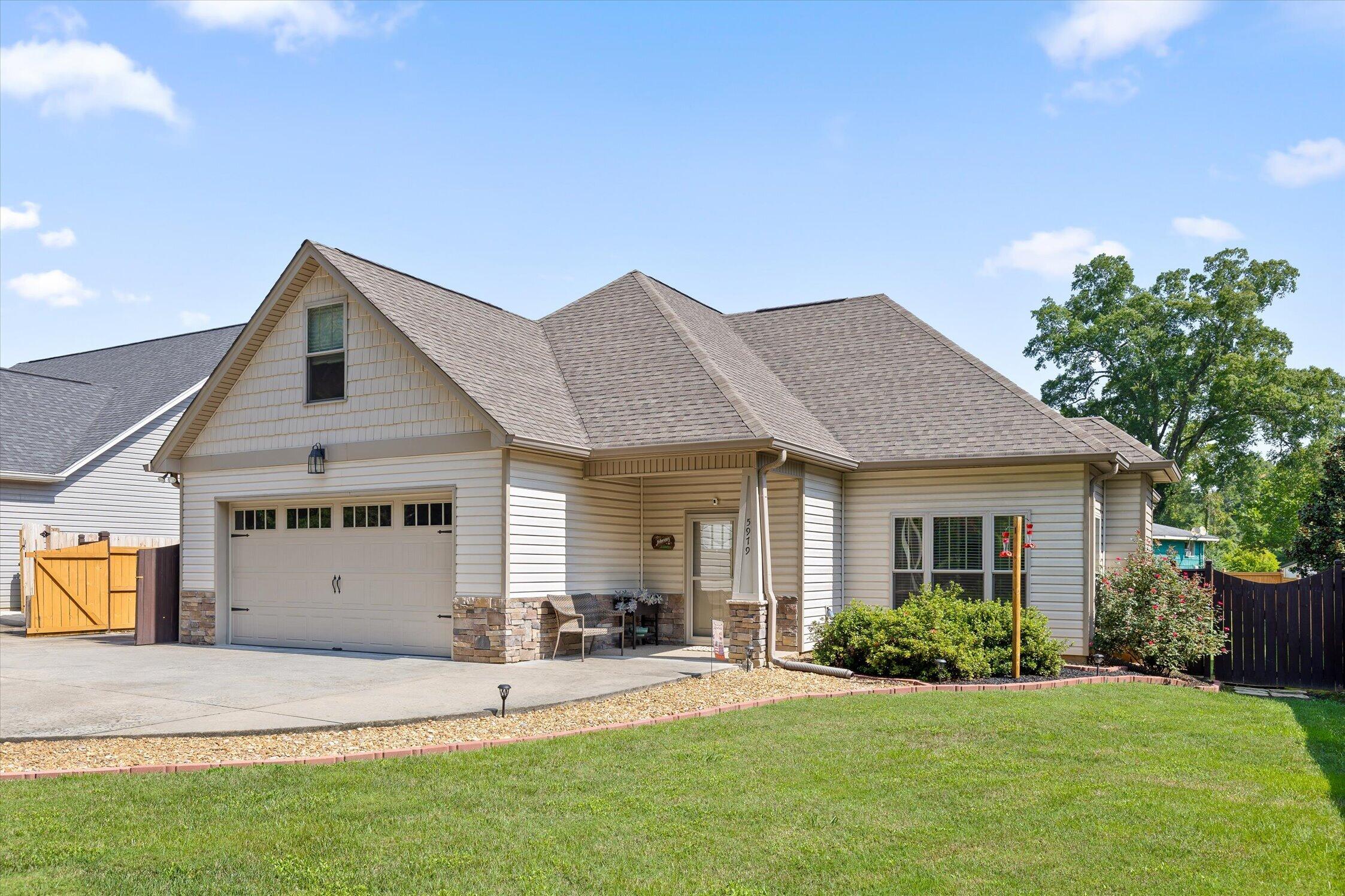 5979 Winding Lane