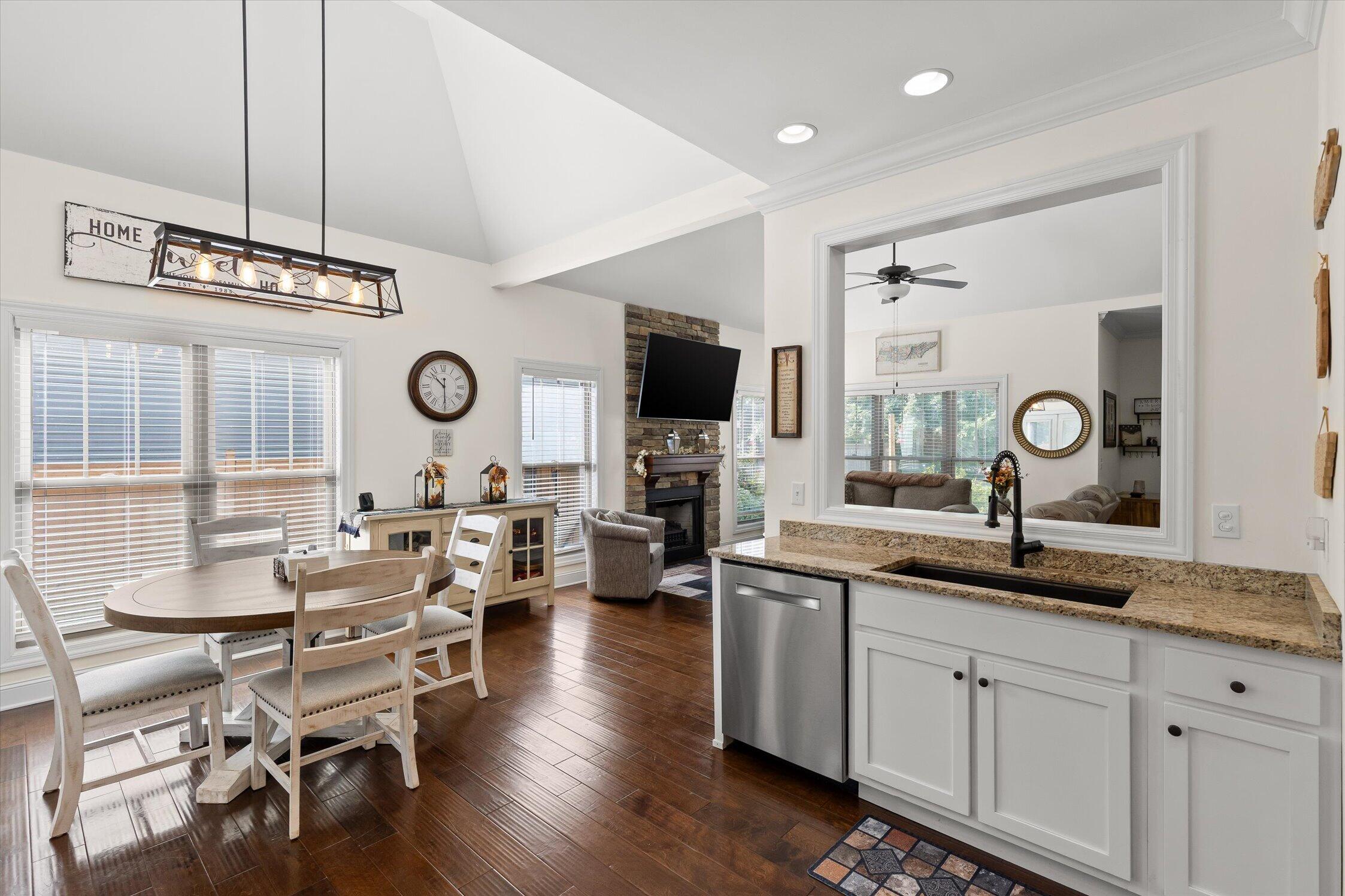 5979 Winding Lane