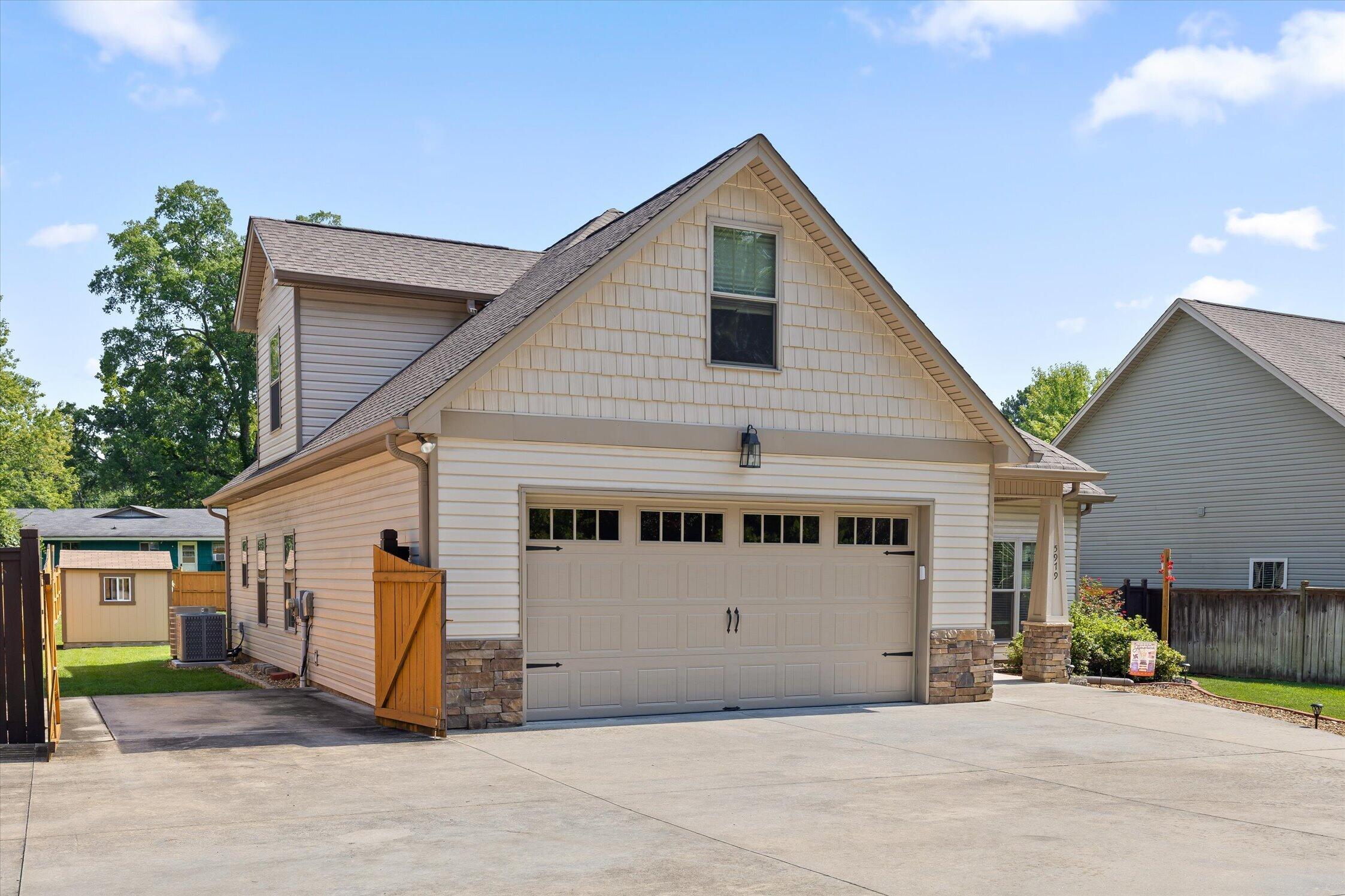 5979 Winding Lane