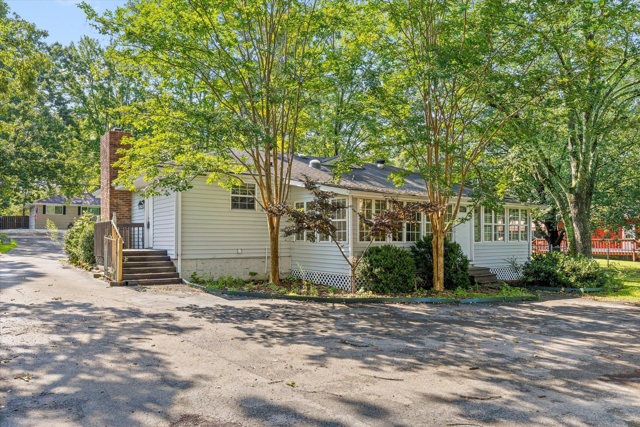 709 James Avenue
