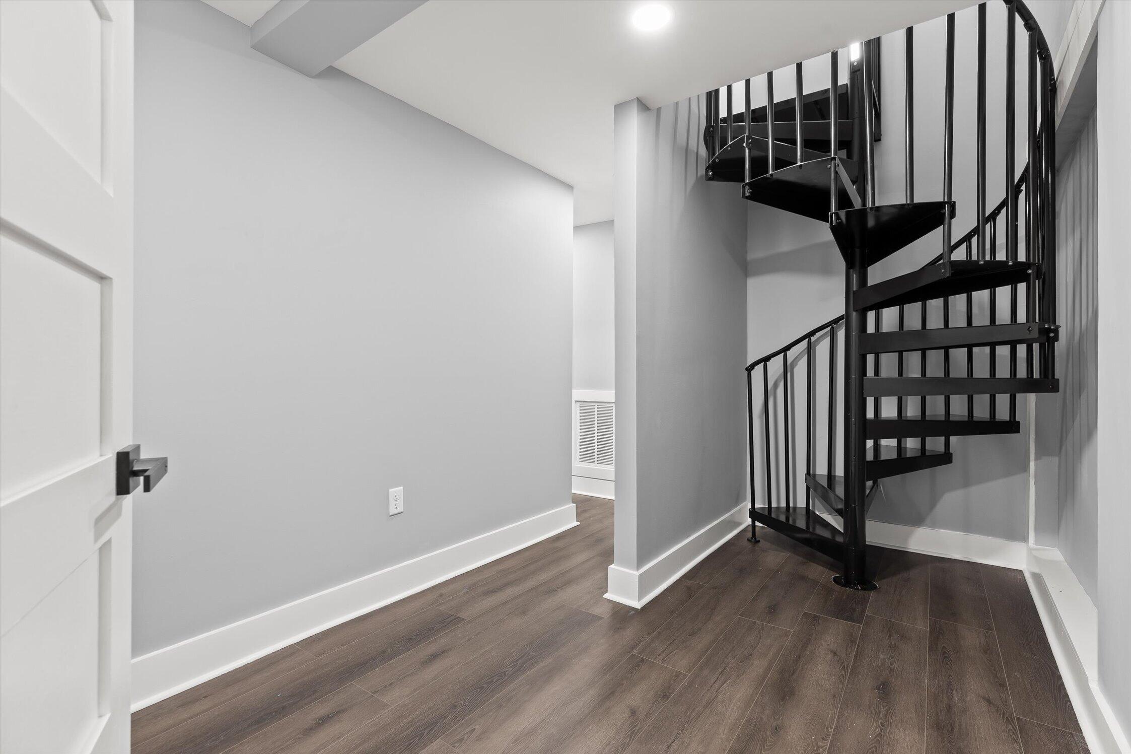 2900 Siener Lane